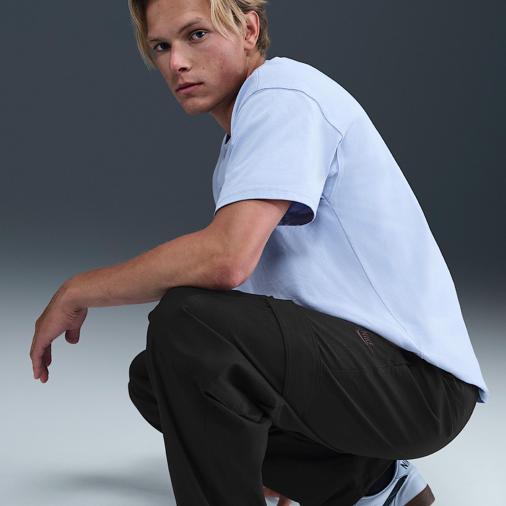 Mens Nike Sportswear Club Woven Cargo Pants | HV1433-010 Product Image