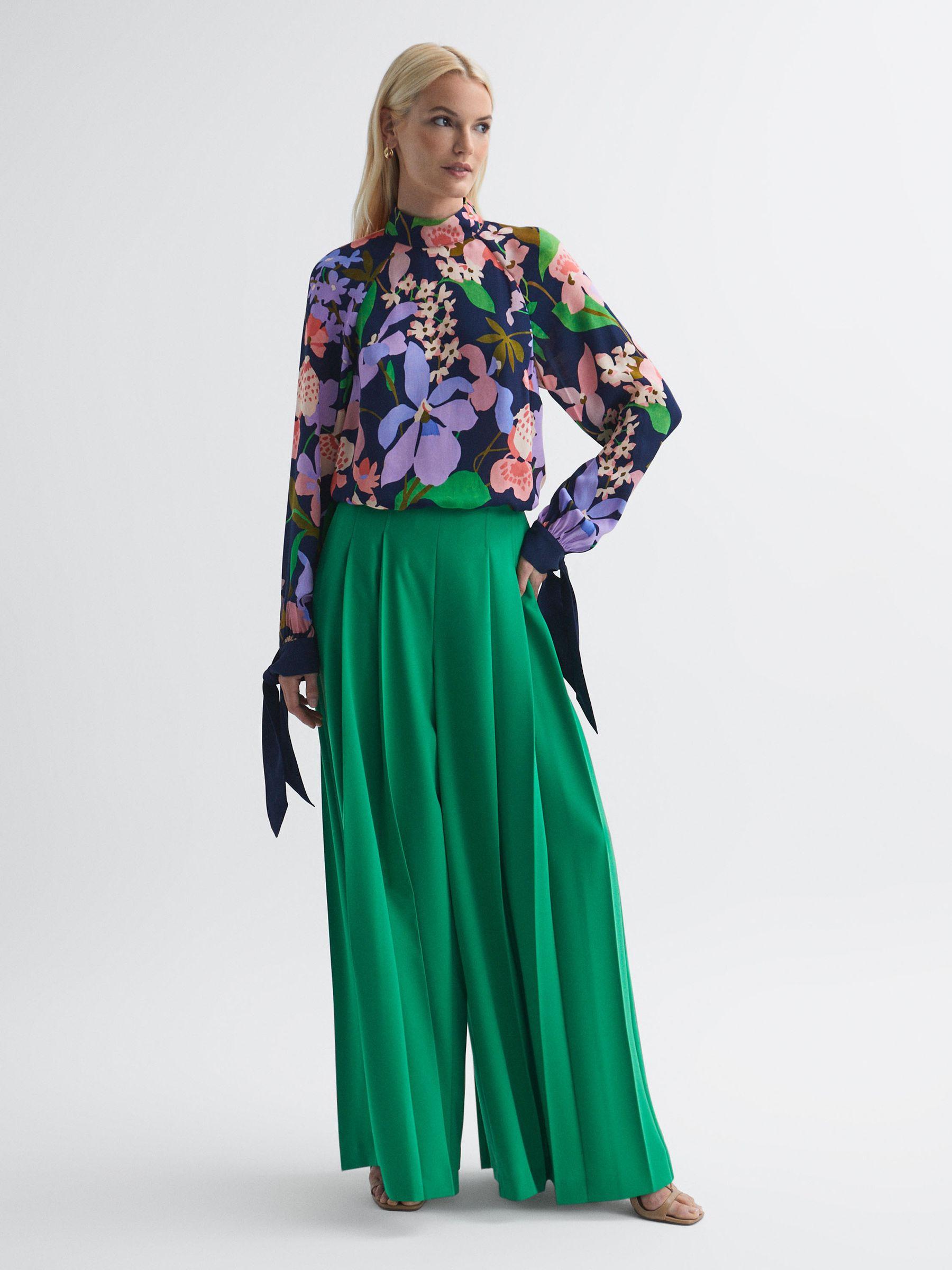 Florere Floral Long Sleeve Blouse in Navy Product Image