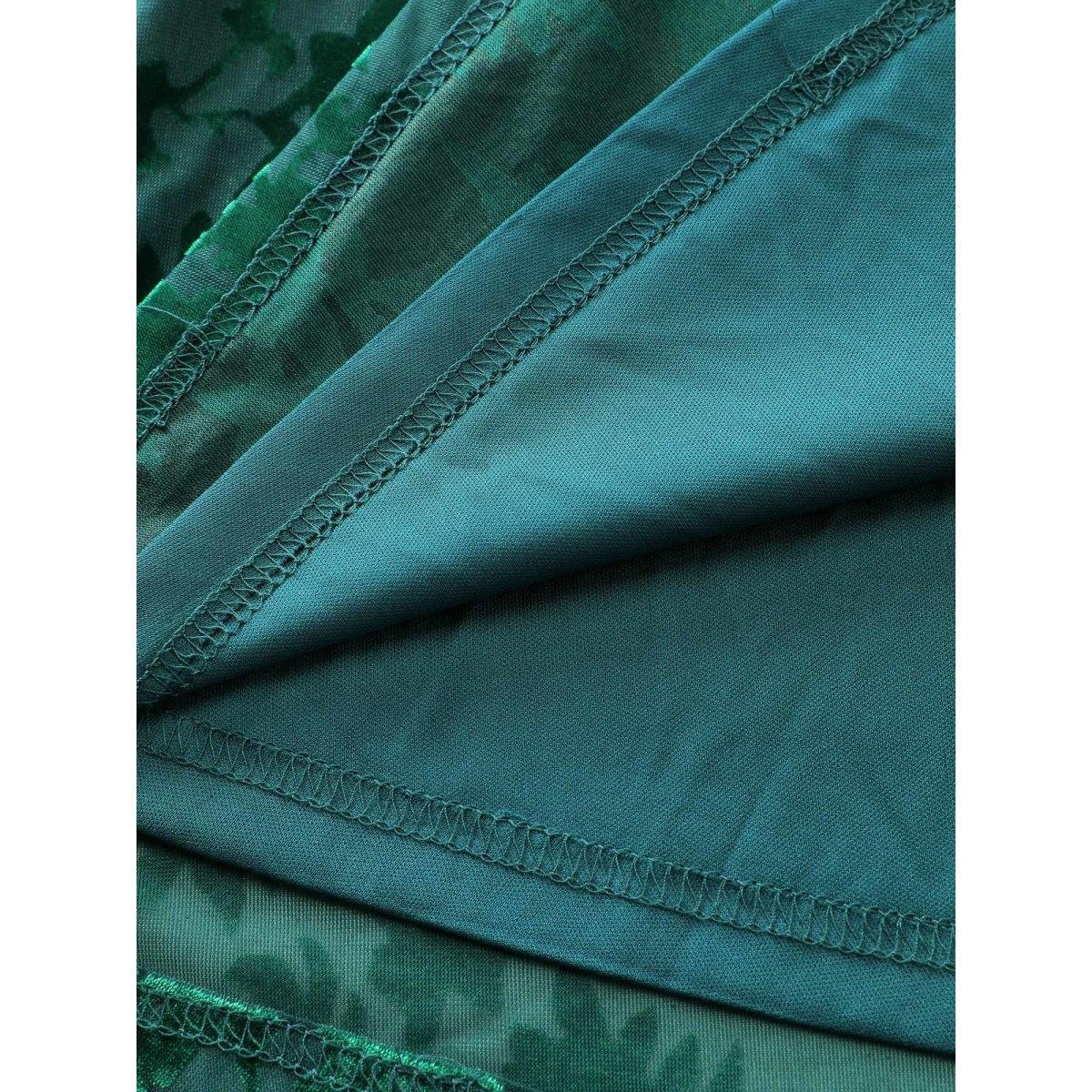 Plus Size Velvet Floral Print Lace Pockets Party Dress DarkGreen Women Party&Cocktail Party Curvy Bloomchic 28/5X Product Image