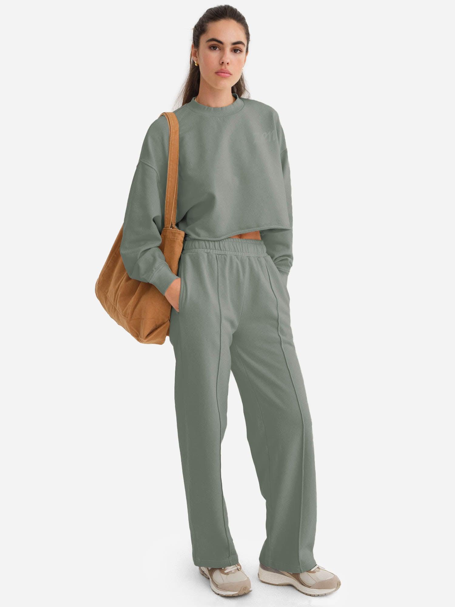 Organic Fleece Graphic Cropped Vintage Sweatshirt Female Product Image