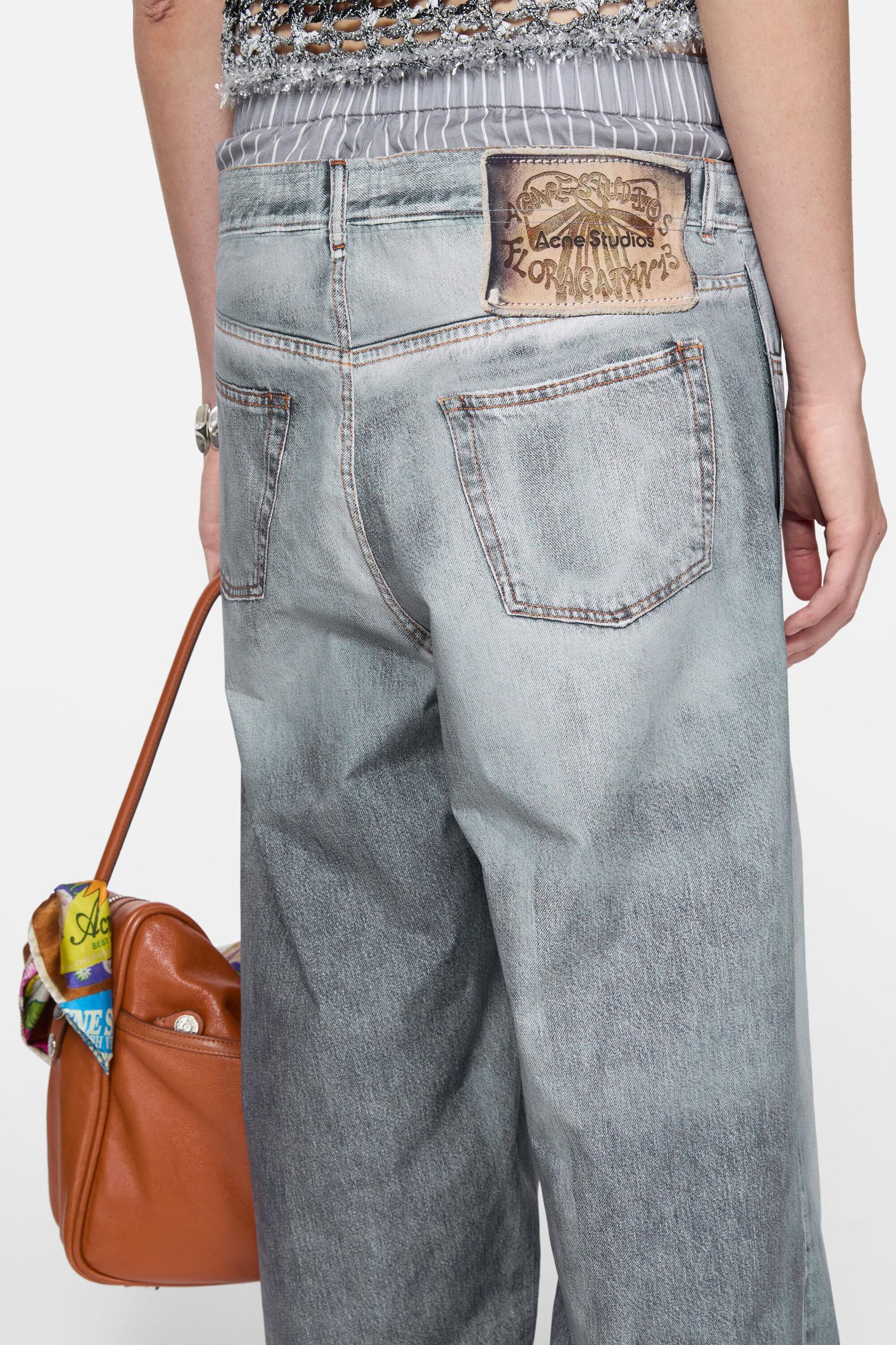 Printed trousers Product Image