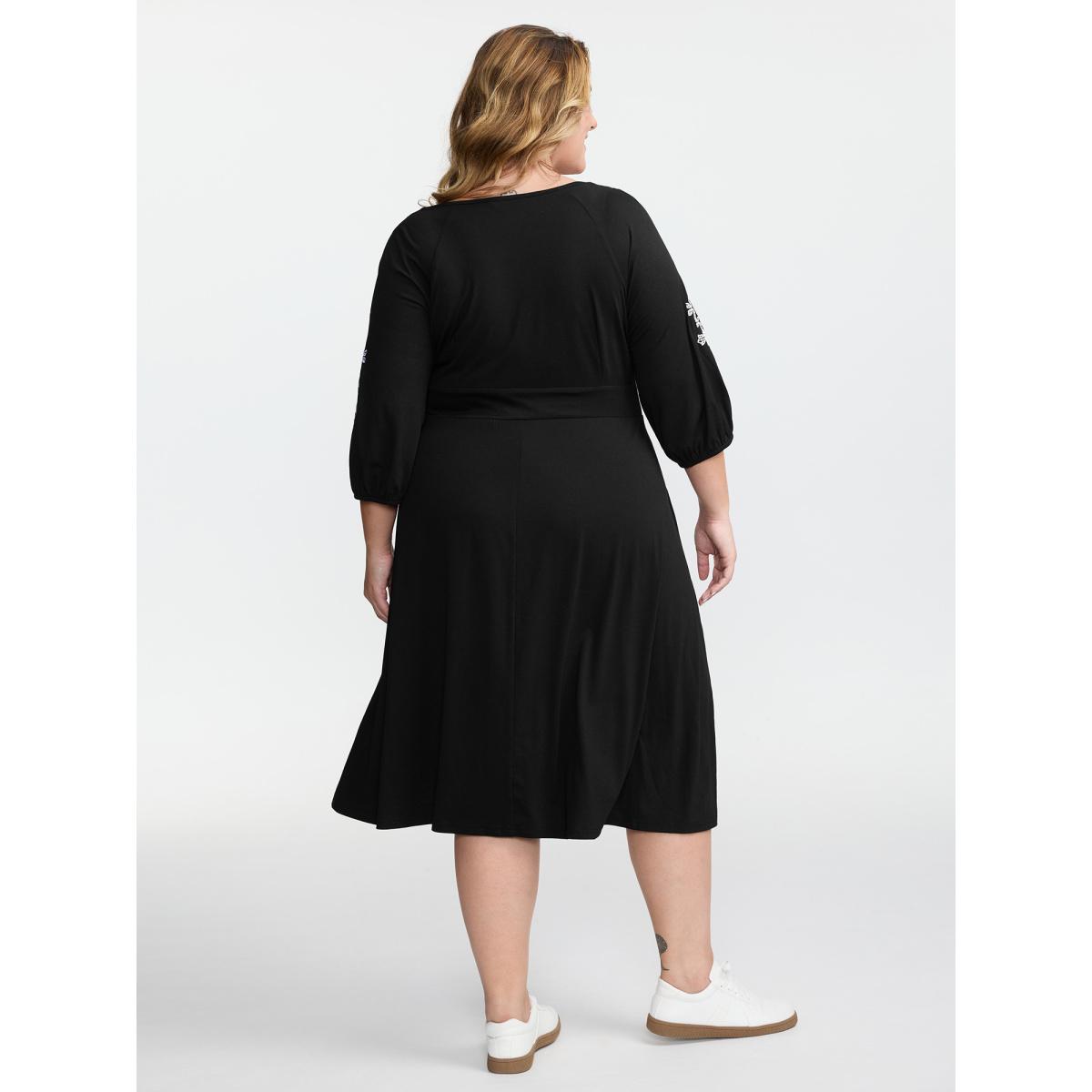 Plus Size Floral Embroidered V-Neck Pockets Midi Dress Black Women Embroidered V-neck Elbow-length sleeve Curvy BloomChic 28/5X Product Image