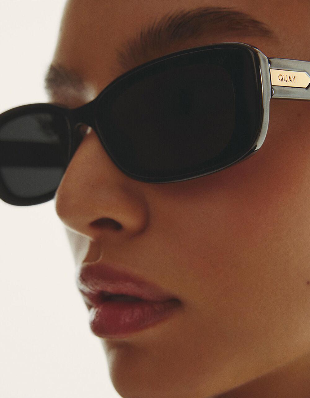 QUAY AUSTRALIA Vibe Check Polarized Sunglasses - BLACK Product Image