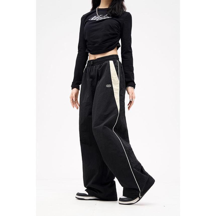 Low Waist Color-Block Loose-Fit Wide-Leg Sweatpants Product Image