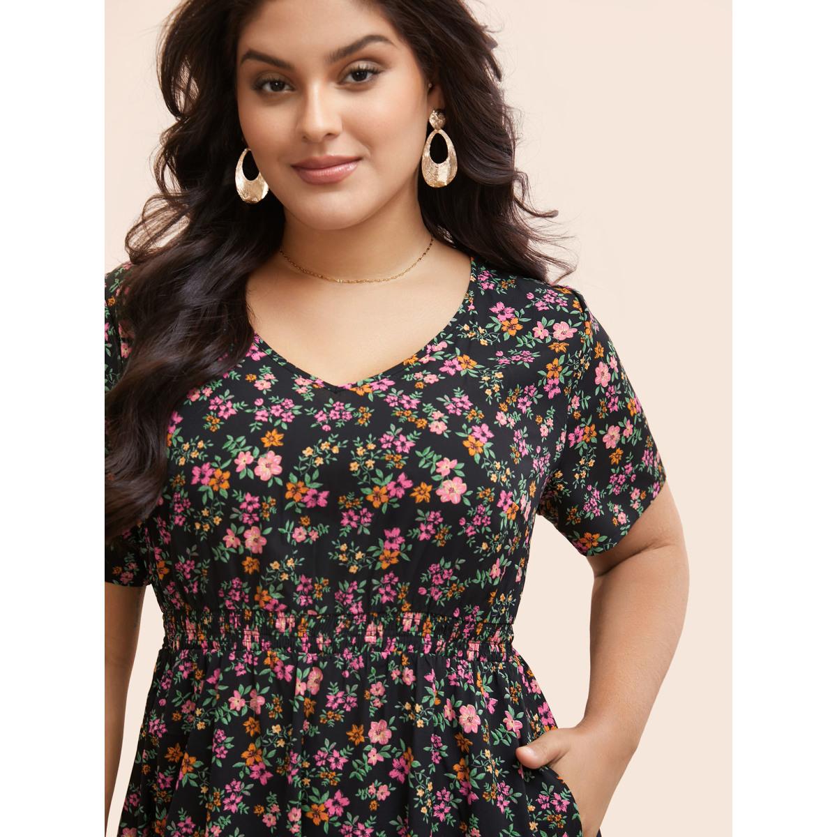 Plus Size V Neck Ditsy Floral Shirred Dress Black Women Elegant Shirred V-neck Short sleeve Curvy BloomChic 12/L Product Image
