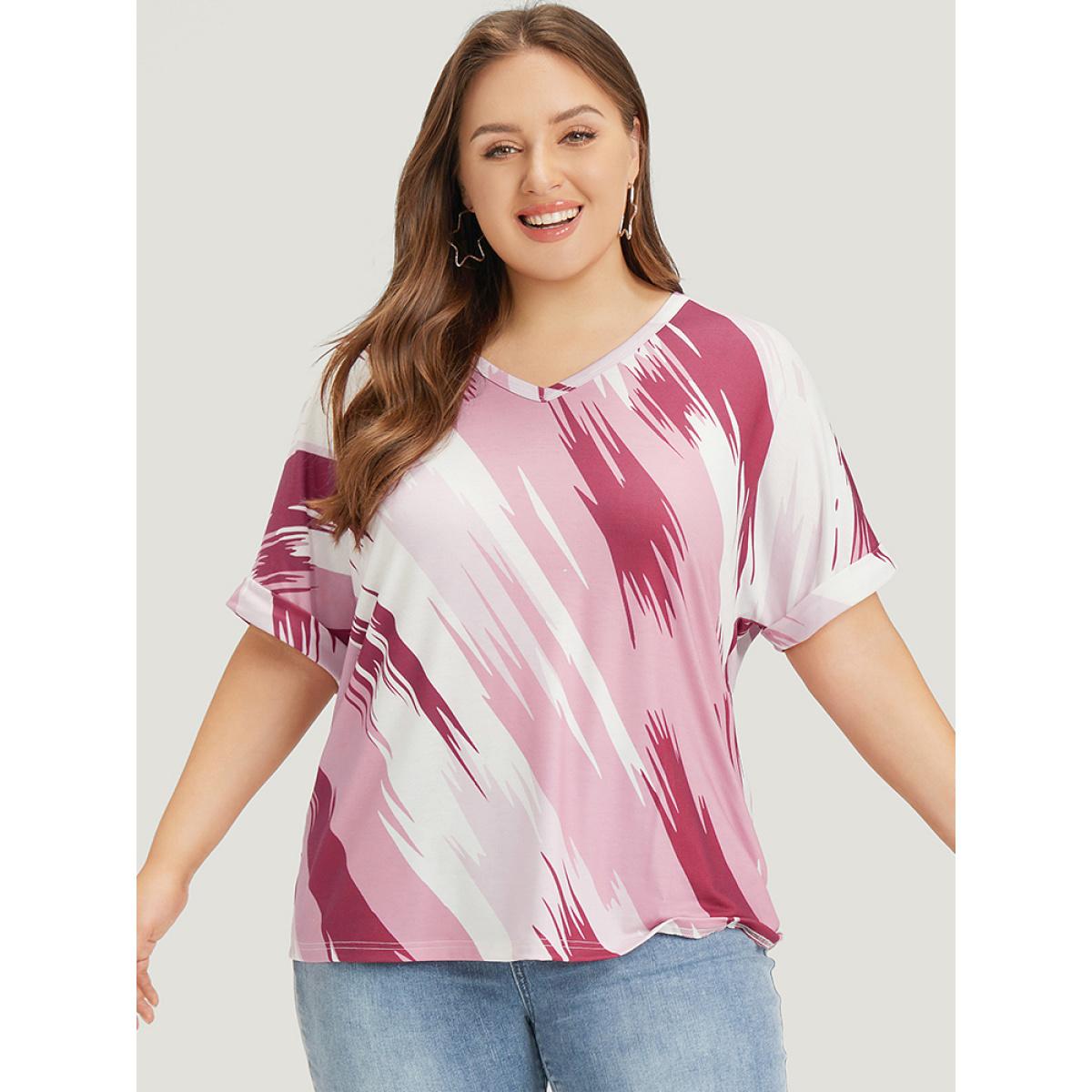 Plus Size Brush Print Contrast Batwing Sleeve Ombre T-shirt Multicolor Women Casual Contrast Ombre V-neck Dailywear T-shirts BloomChic 28/5X Product Image