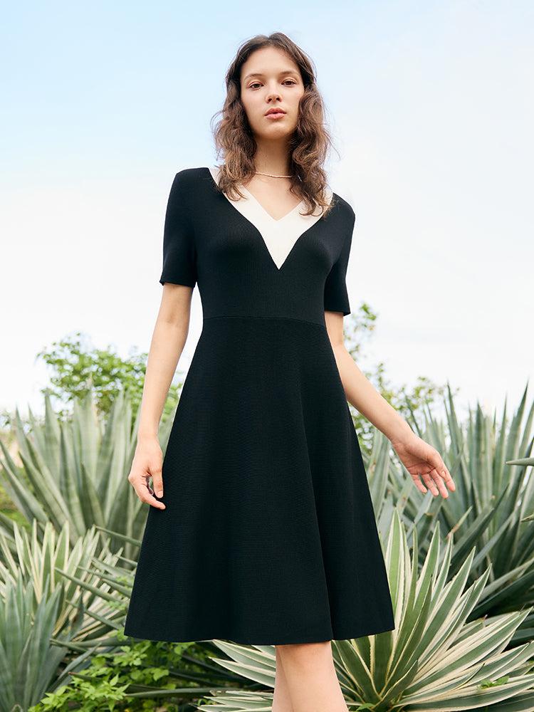 Contrast V-Neck Slim Knitted Women Midi Dress Product Image