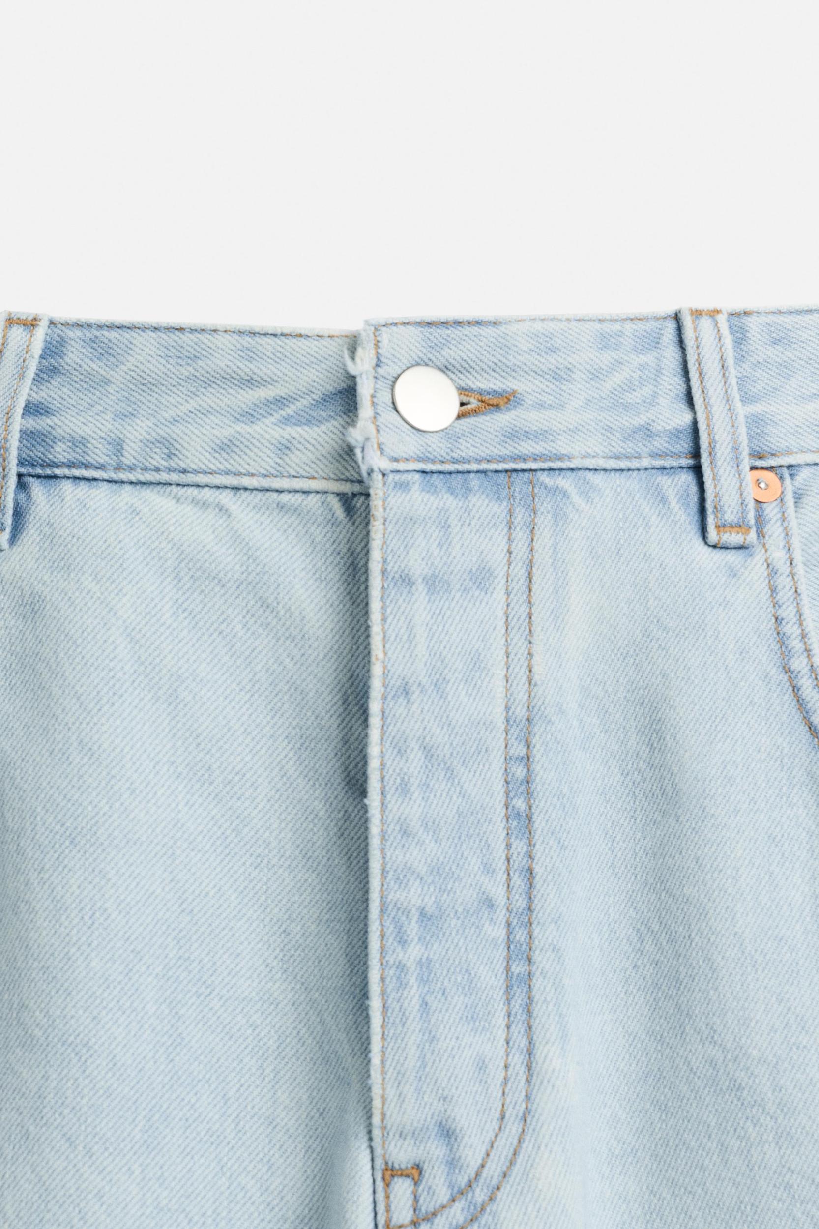 BAGGY FIT DENIM SHORTS Product Image