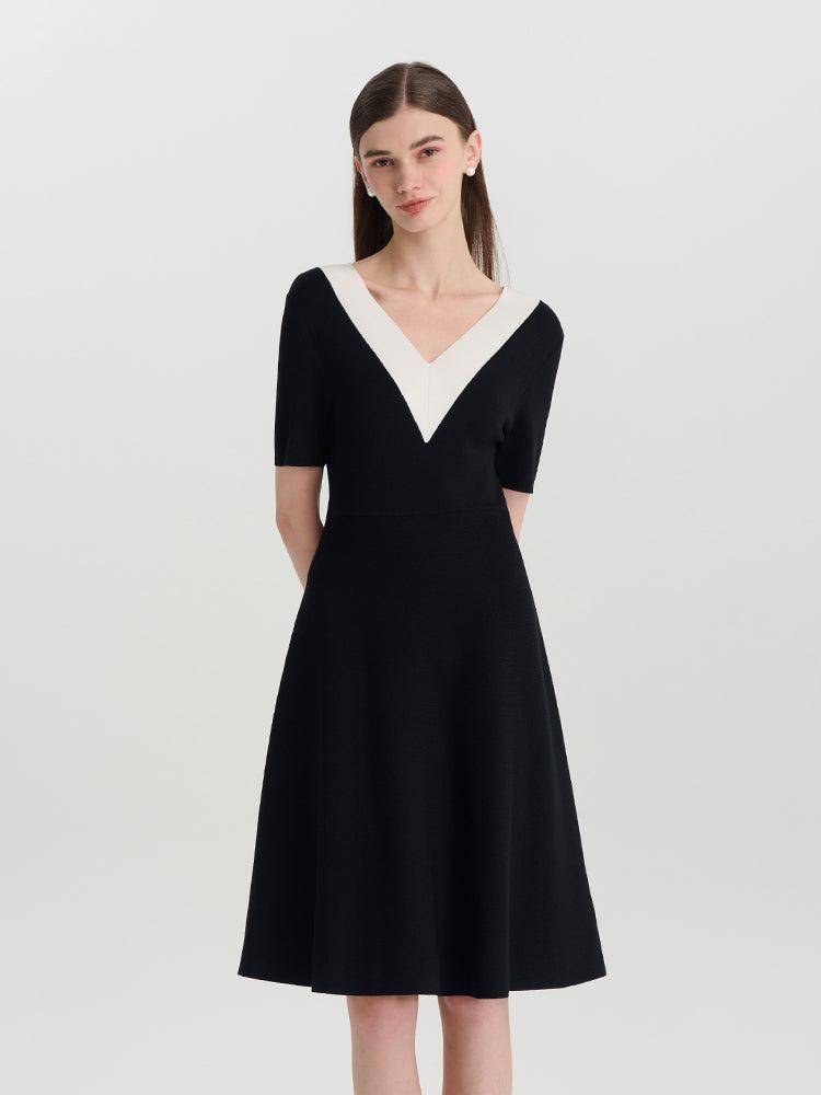 Contrast V-Neck Slim Knitted Women Midi Dress Product Image