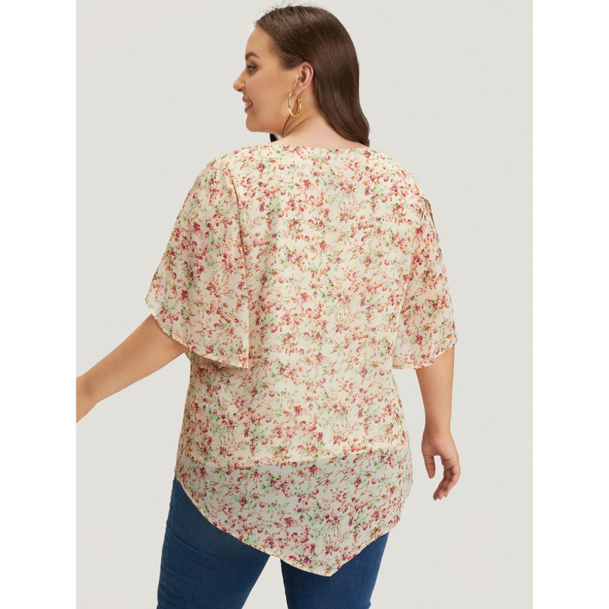 Plus Size White Ditsy Floral Split Petal Sleeve Crew Neck Blouse Women Elegant Short sleeve Round Neck Dailywear Blouses BloomChic 26/4X Product Image