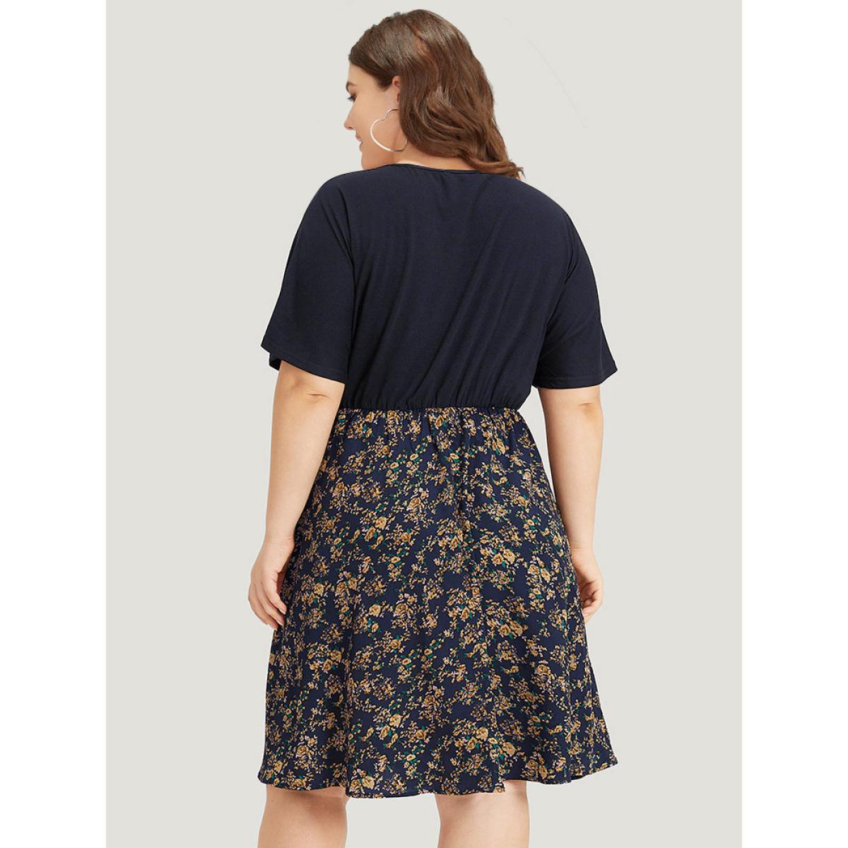 Plus Size Ditsy Floral Patchwork Pocket Batwing Sleeve Dress Indigo Women Elegant Plain V-neck Short sleeve Curvy Midi Dress BloomChic 22-24/3X Product Image