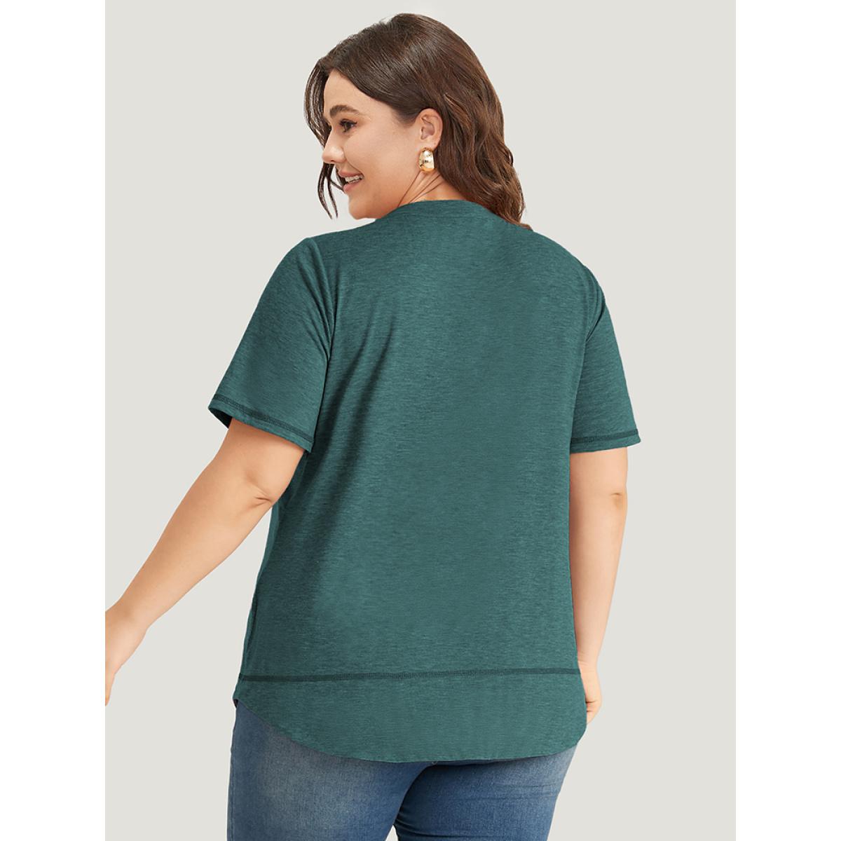 Plus Size Contrast Stitch Round Neck Curved Hem T-shirt Emerald Women Casual Plain Plain Round Neck Dailywear T-shirts BloomChic 18-20/2X Product Image