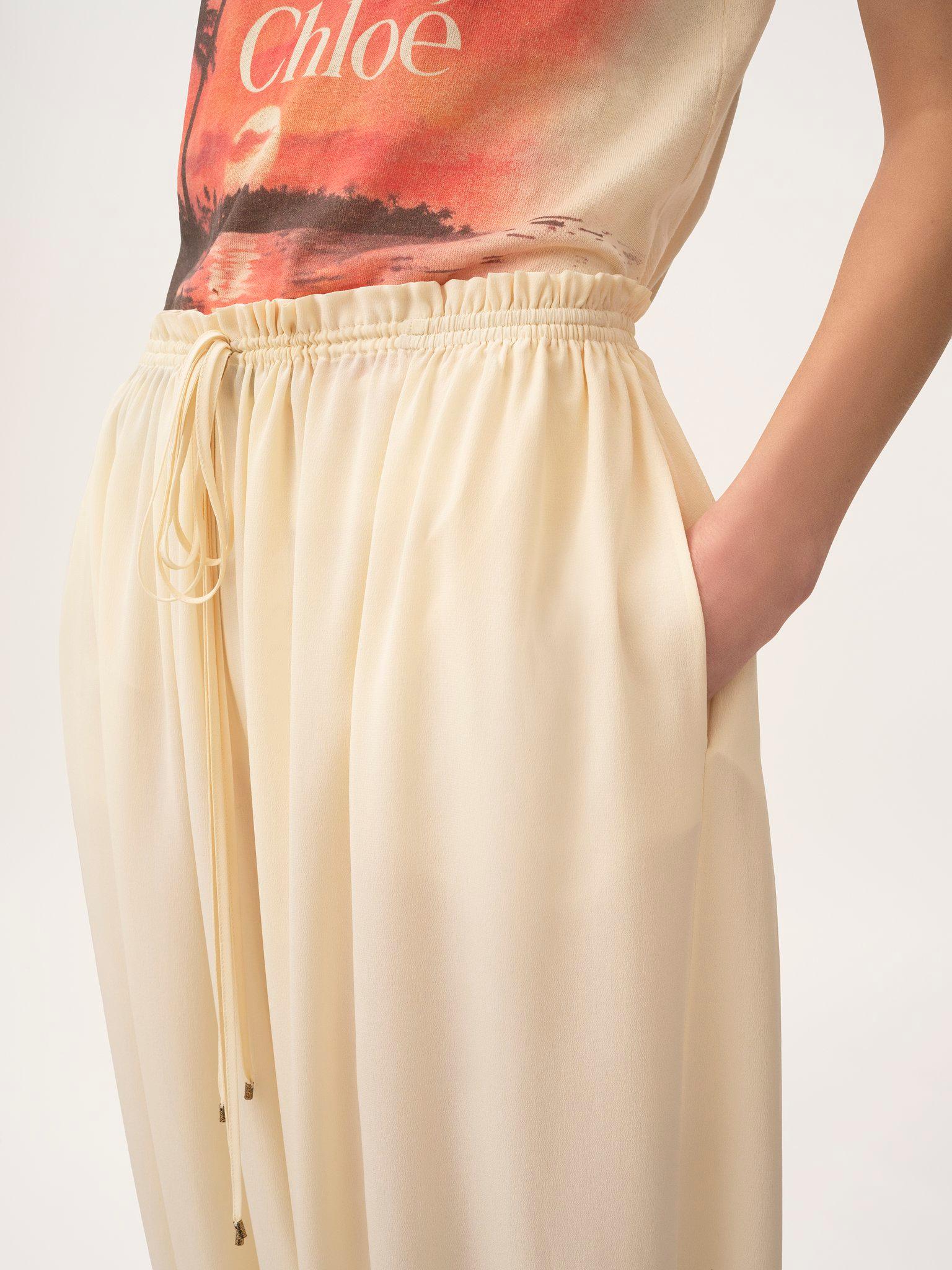 Cropped fluid pants in crêpe de chine Product Image