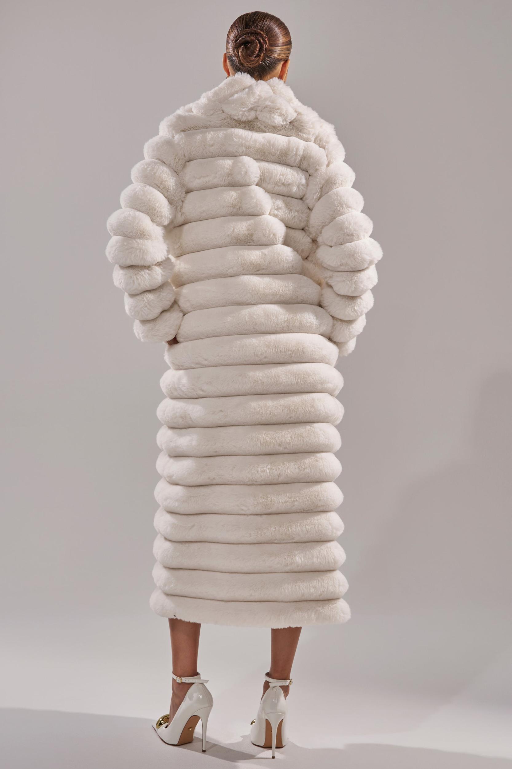MAXI POPCORN FAUX FUR IN WHITE Product Image
