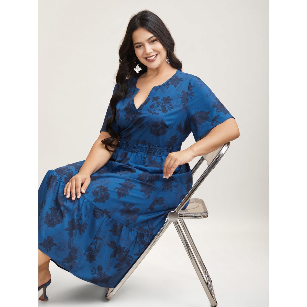 Plus Size Silhouette Flower Shirred Pockets Midi Dress Mediumblue Women Elegant Shirred Notched collar Short sleeve Curvy BloomChic 30/6X Product Image