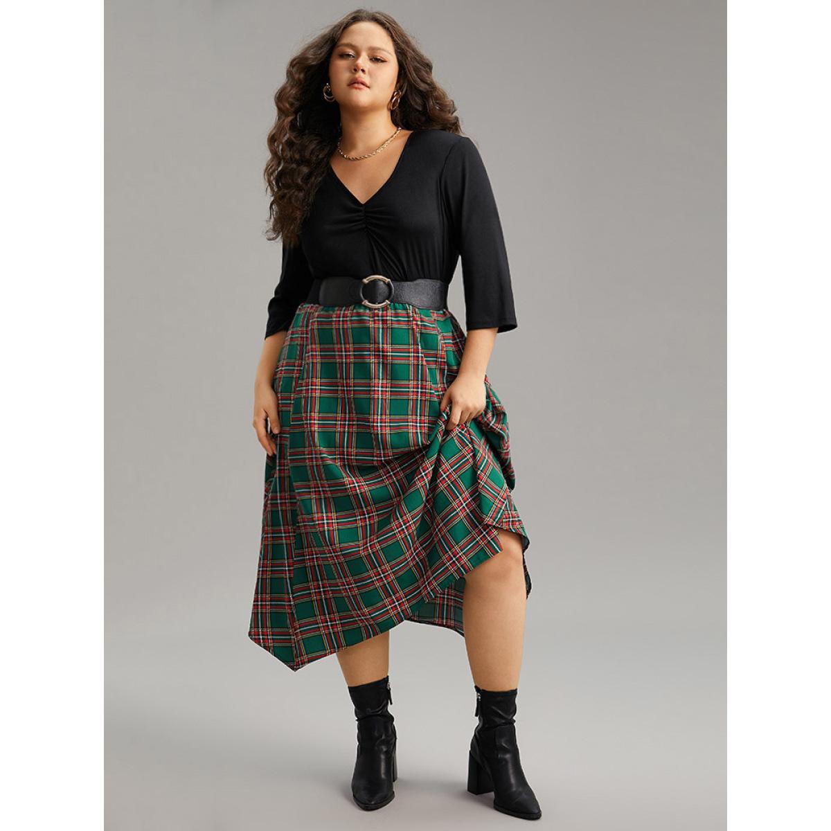 Plus Size Plaid Contrast Patchwork Ruched Pocket Dress DarkGreen Women Elegant Ruched V-neck Elbow-length sleeve Curvy Midi Dress BloomChic 18-20/2X Product Image