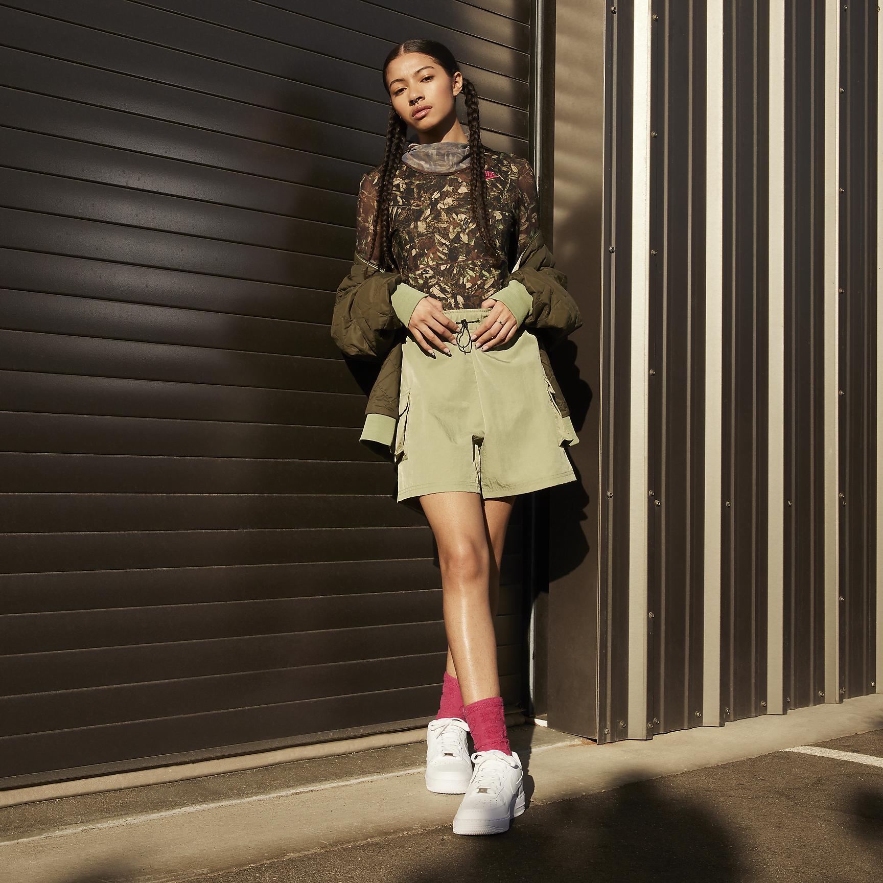 Nike Womens Air Force 1 07 Shoes | DD8959-100 Product Image