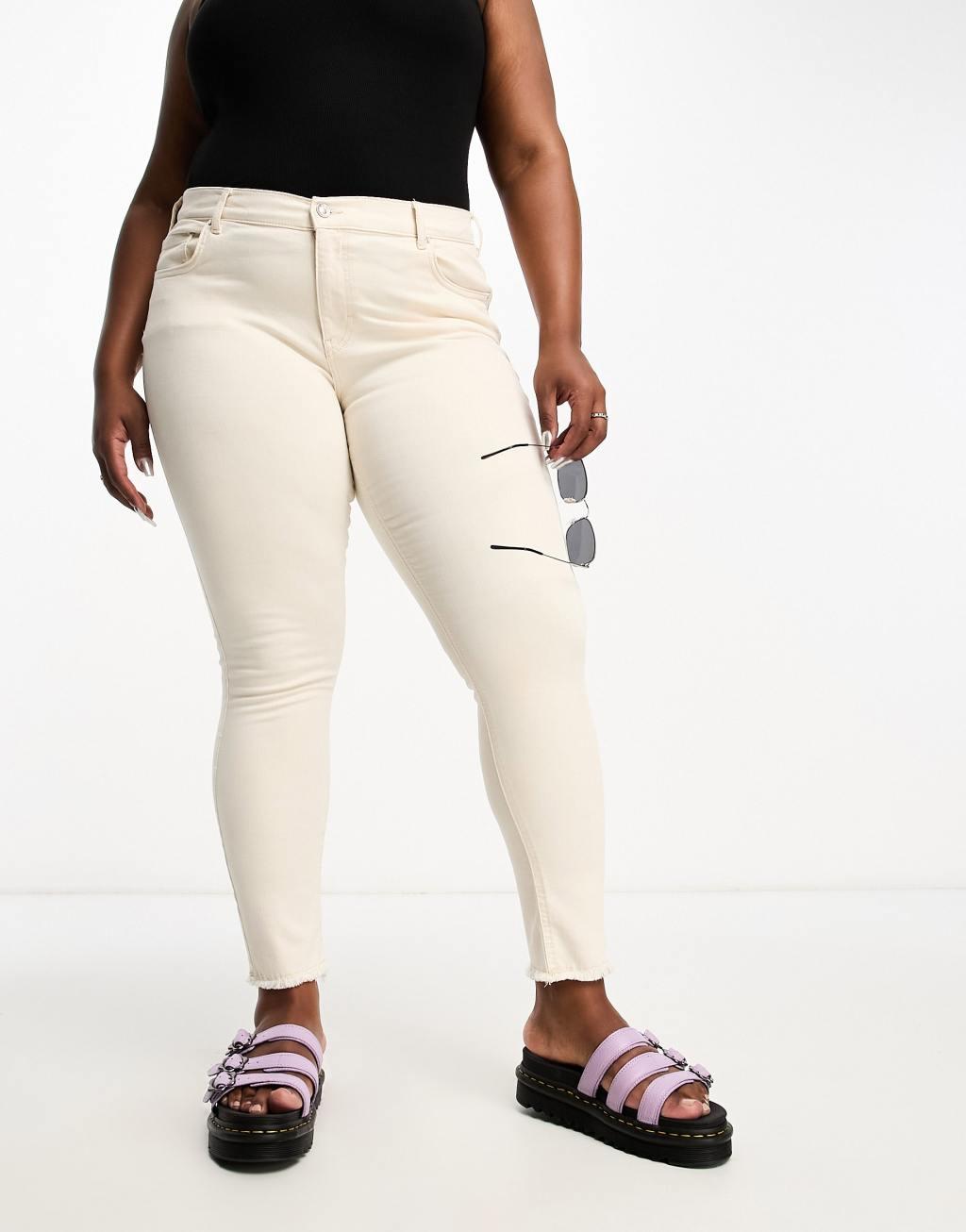 Only Curve skinny jeans Product Image