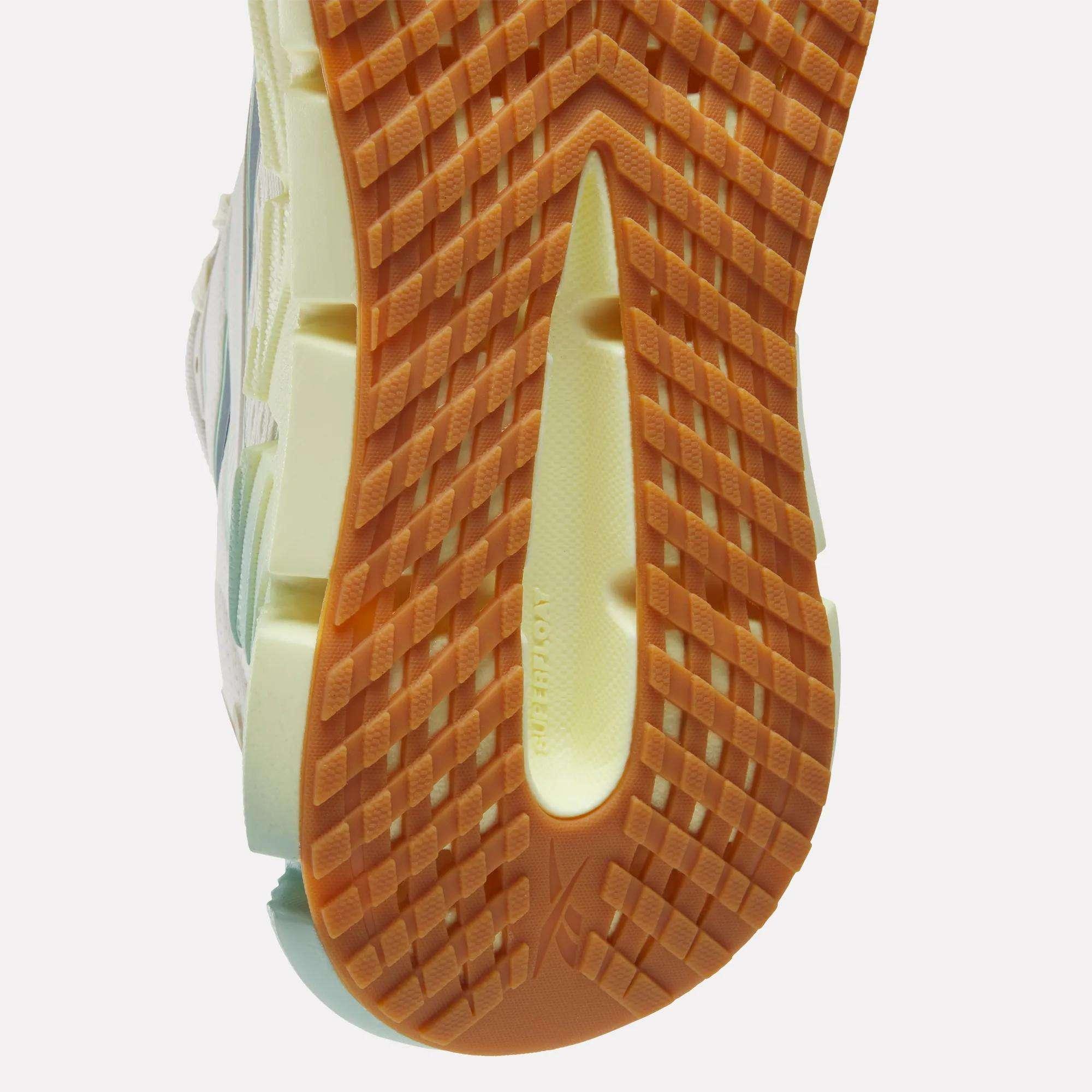 Women's FloatZig 2 Running Shoes Female Product Image