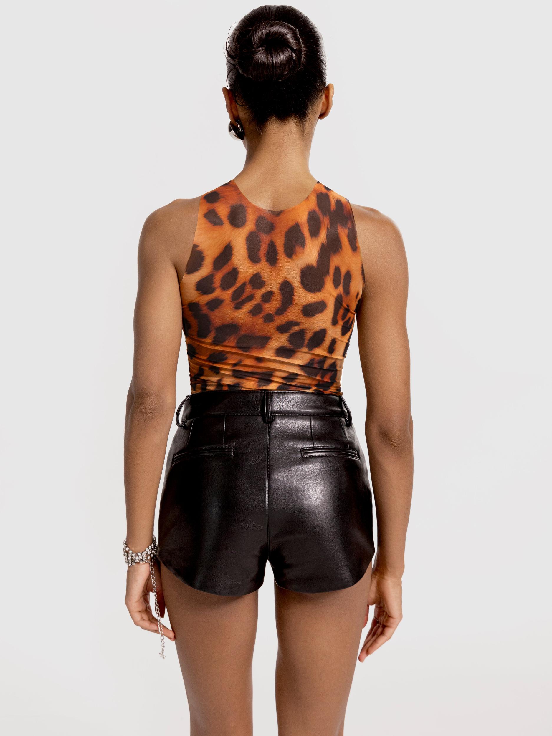 Power skort in Leopard Product Image