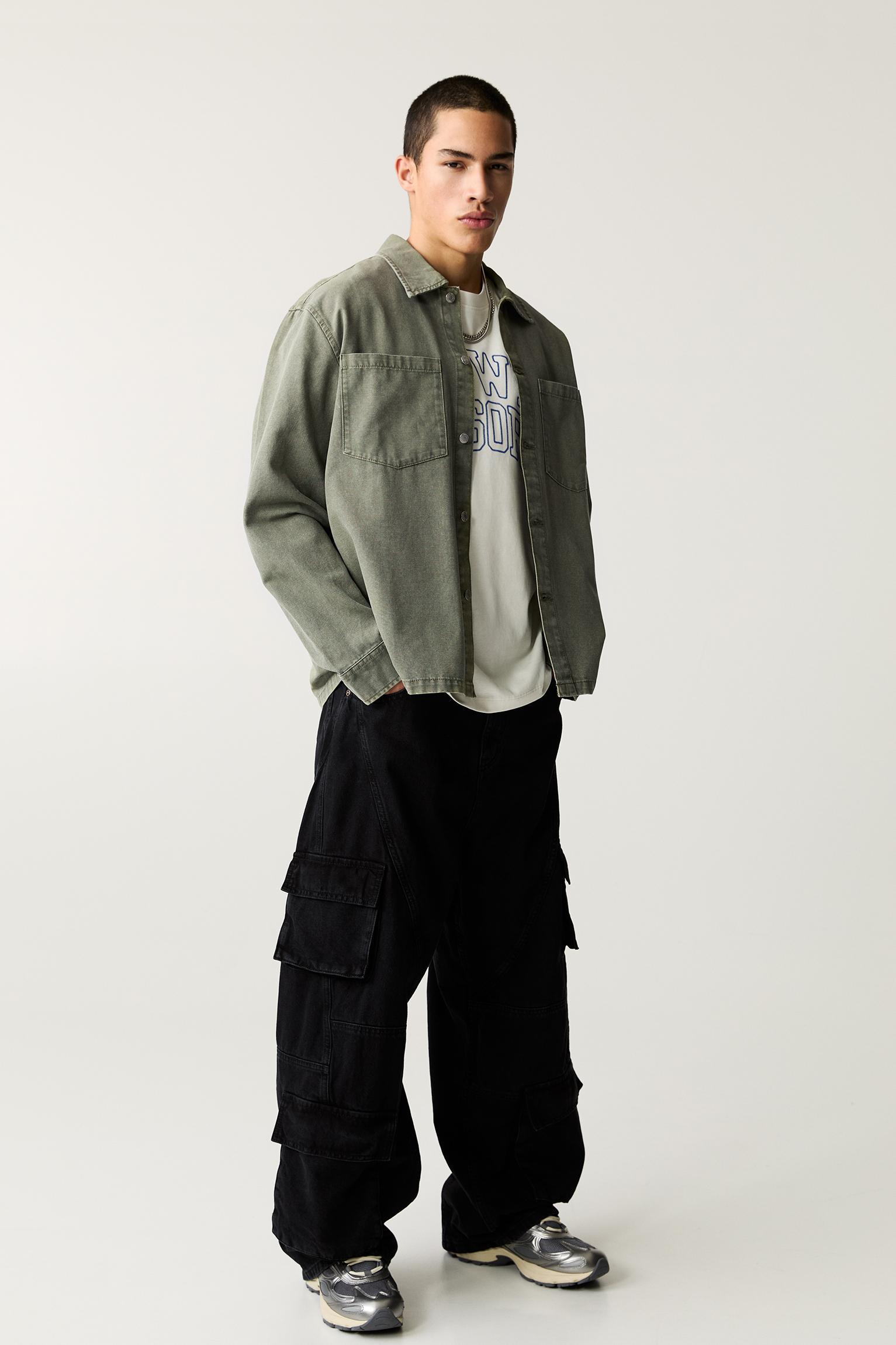 Shirt with front pockets Product Image