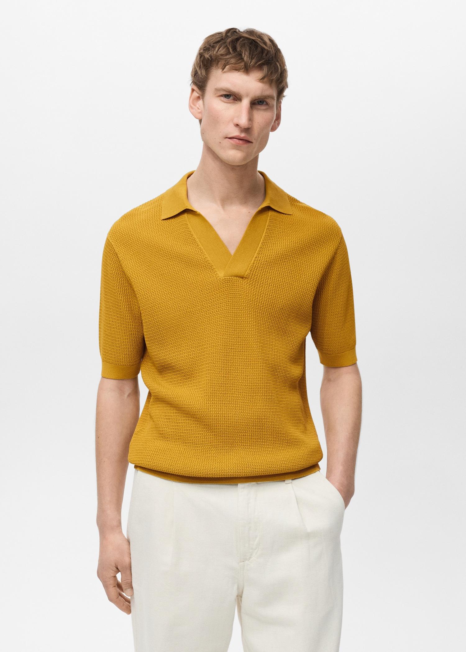 Structured fine-knit polo shirt - Men | MANGO USA Product Image