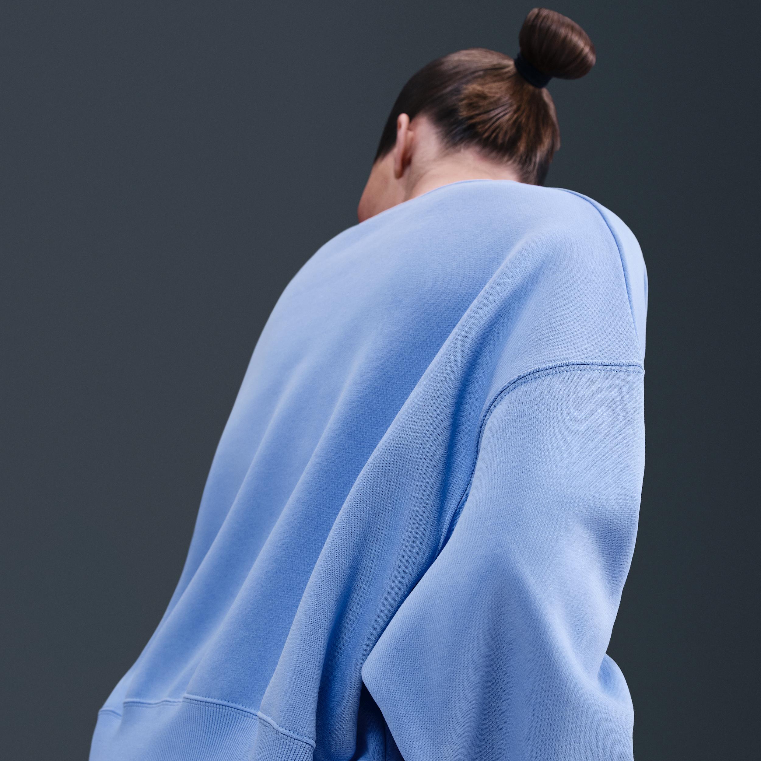 Nike Womens Court Heritage Phoenix Fleece Over-Oversized Crew-Neck Sweatshirt | HJ8988-494 Product Image