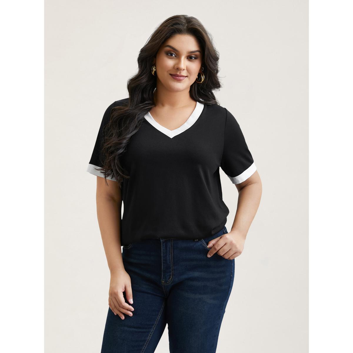 Plus Size Color-Block Stretchy V-Neck T-Shirt Black Women Leisure Contrast V-neck Casual T-shirts BloomChic 30/6X Product Image