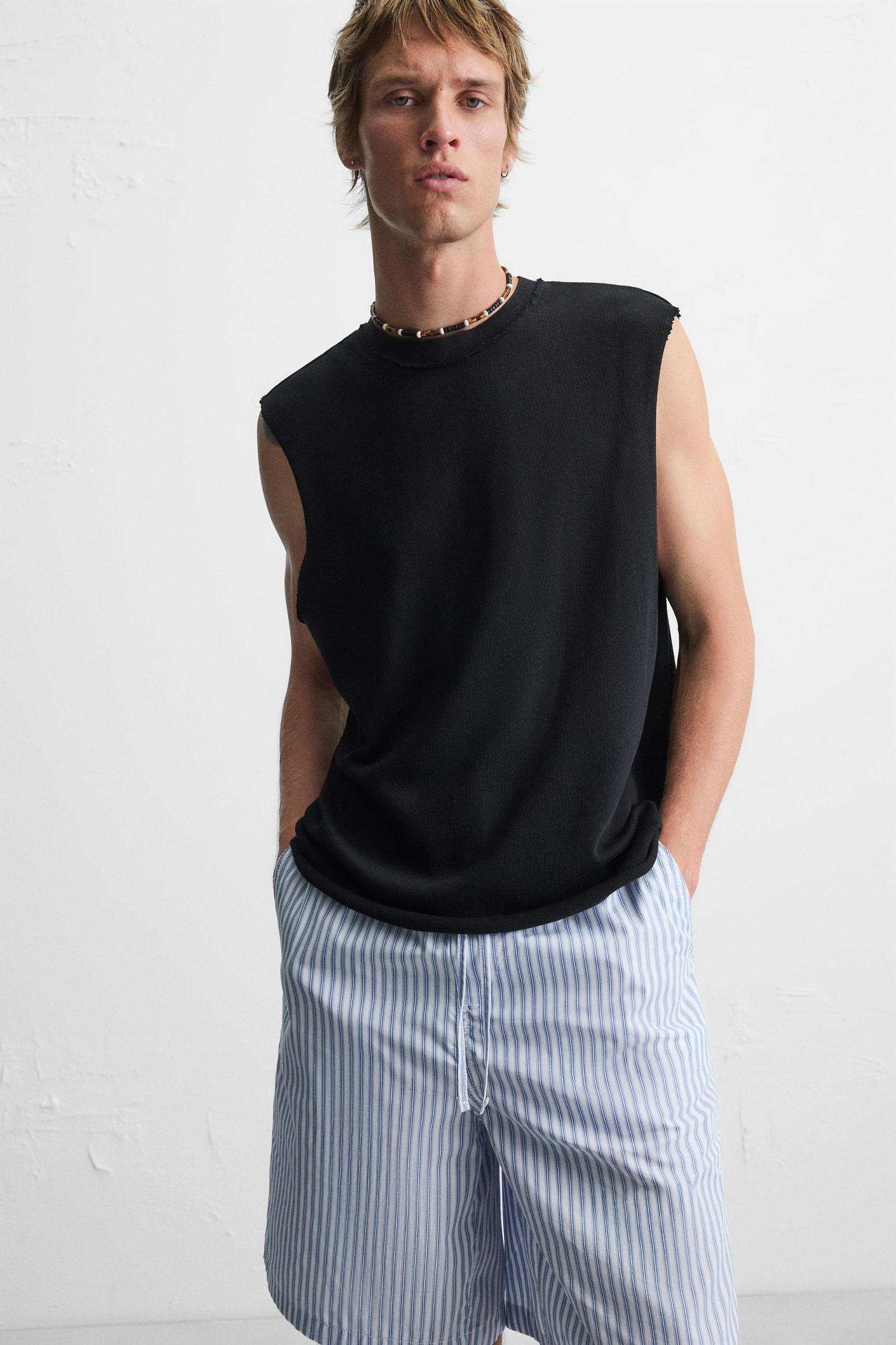 STRIPED RELAXED FIT SHORTS Product Image