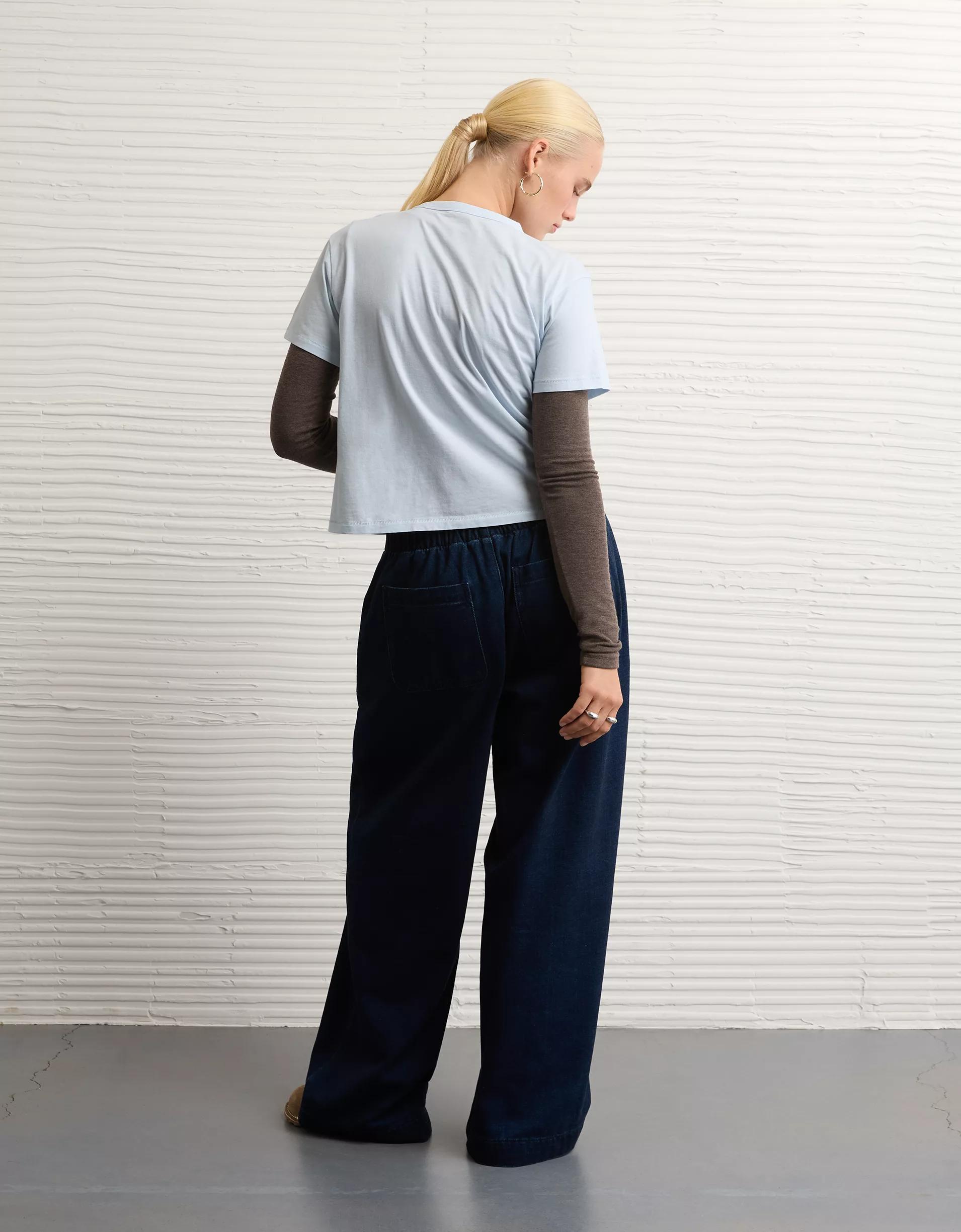 AE Ex-Boyfriend Holiday Graphic T-Shirt Product Image