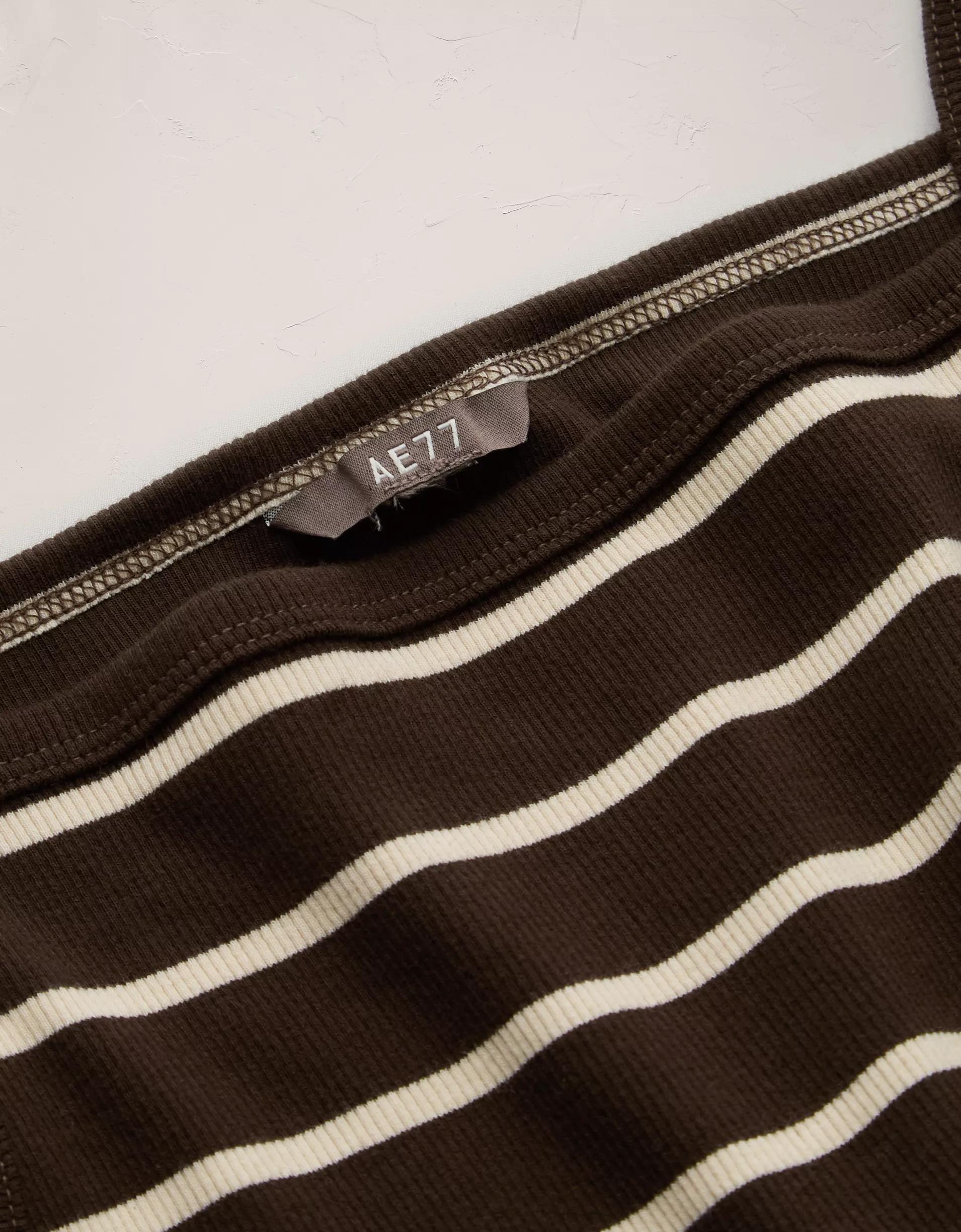 AE77 Premium Straight Neck Tank Top Product Image