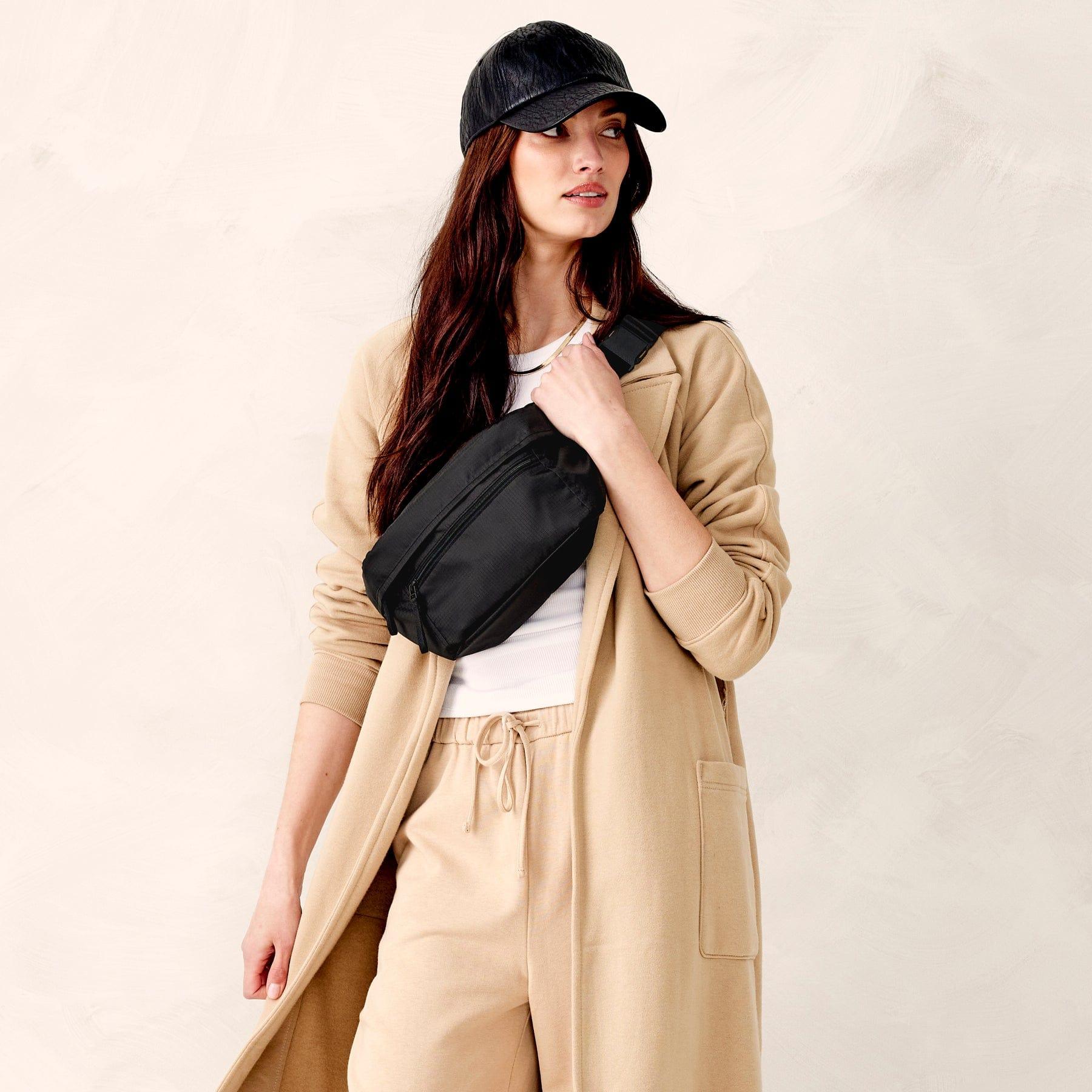 Carew Hydration Crossbody Product Image