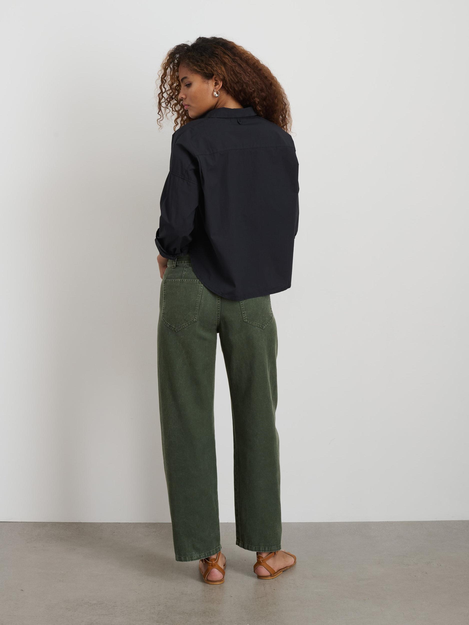 Cropped Jo Shirt in Cotton Poplin Product Image