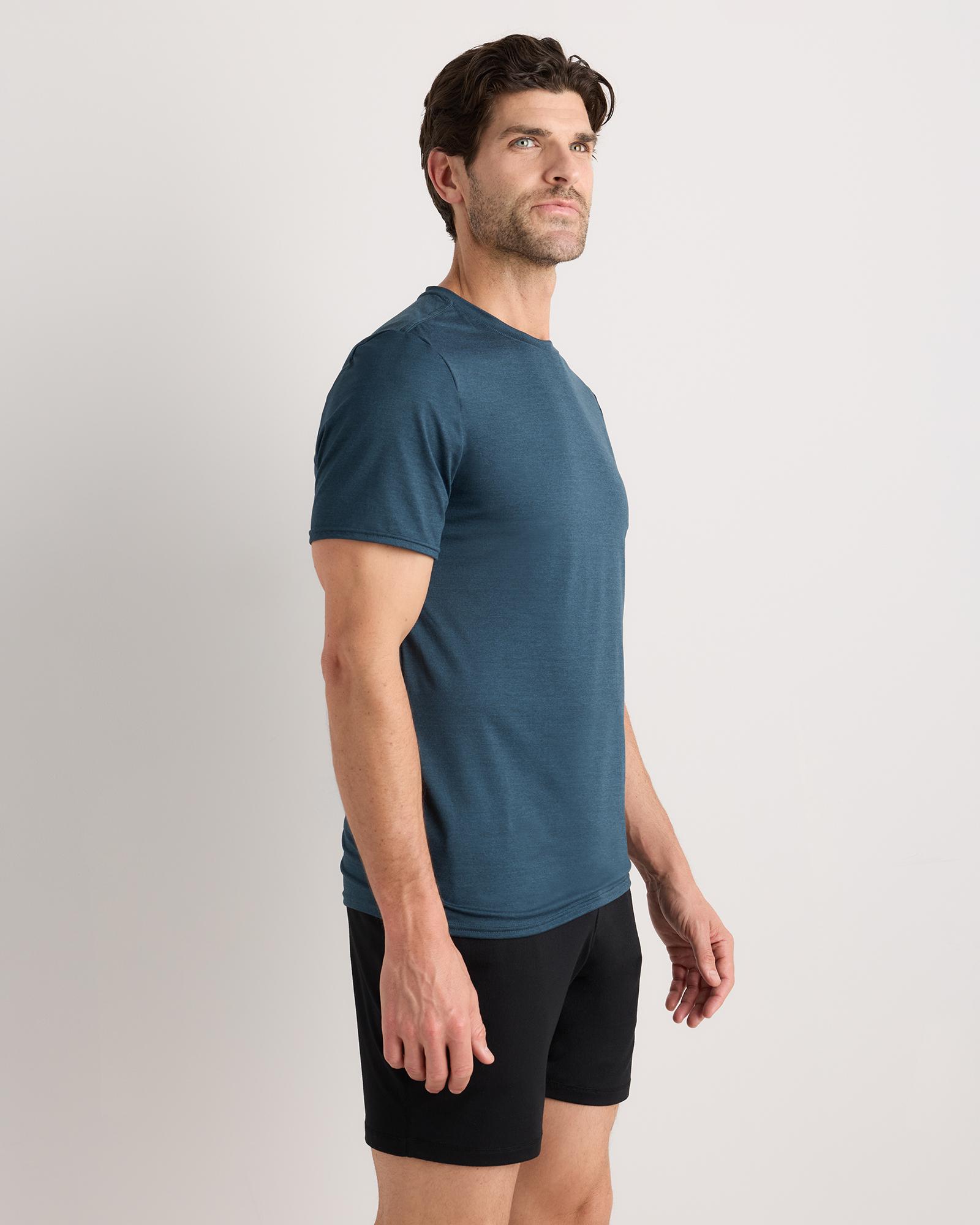 Quince | Men's Super Soft Performance T-Shirt in Navy, Flowknit Activewear, 100% Polyester Product Image