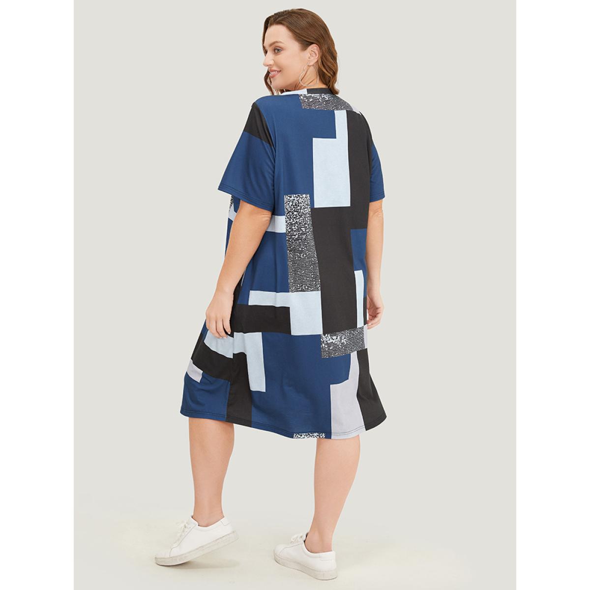 Plus Size Geometric Contrast Pocket Midi Dress Multicolor Women Casual Contrast V-neck Short sleeve Curvy Midi Dress BloomChic 28/5X Product Image