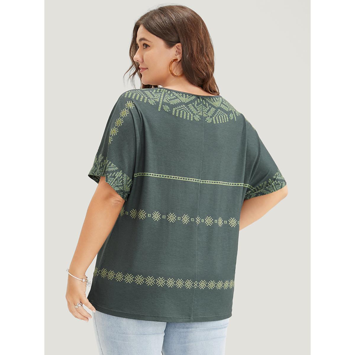 Plus Size Geometric Print Dolman Sleeve V Neck T-shirt ArmyGreen Women Casual Geometric V-neck Dailywear T-shirts BloomChic 26/4X Product Image