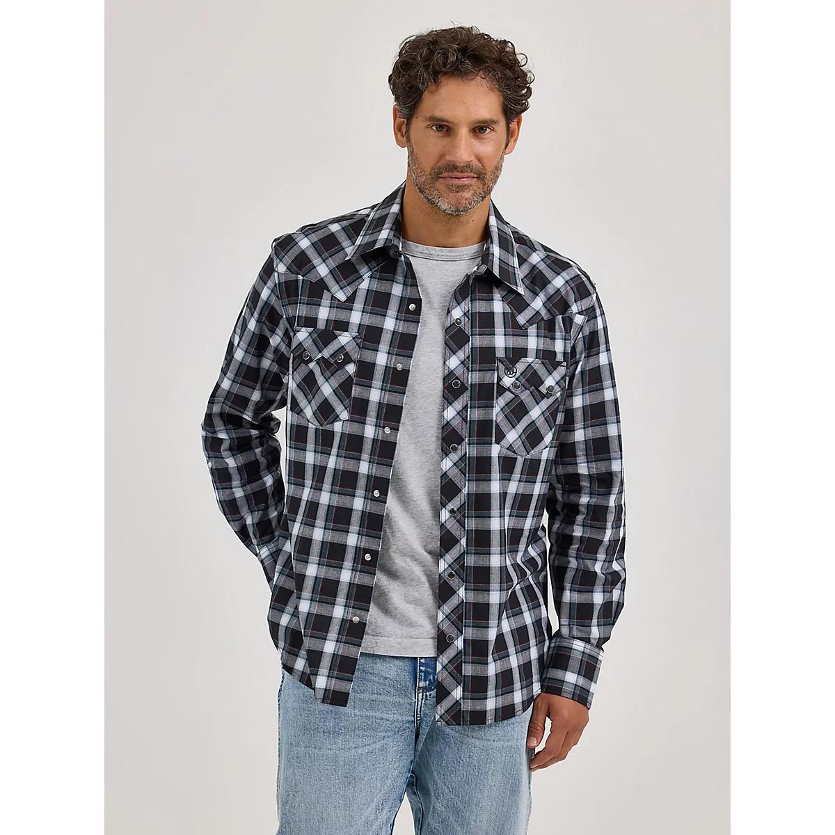 Men's Wrangler Retro® Long Sleeve Sawtooth Snap Pocket Western Shirt White Product Image