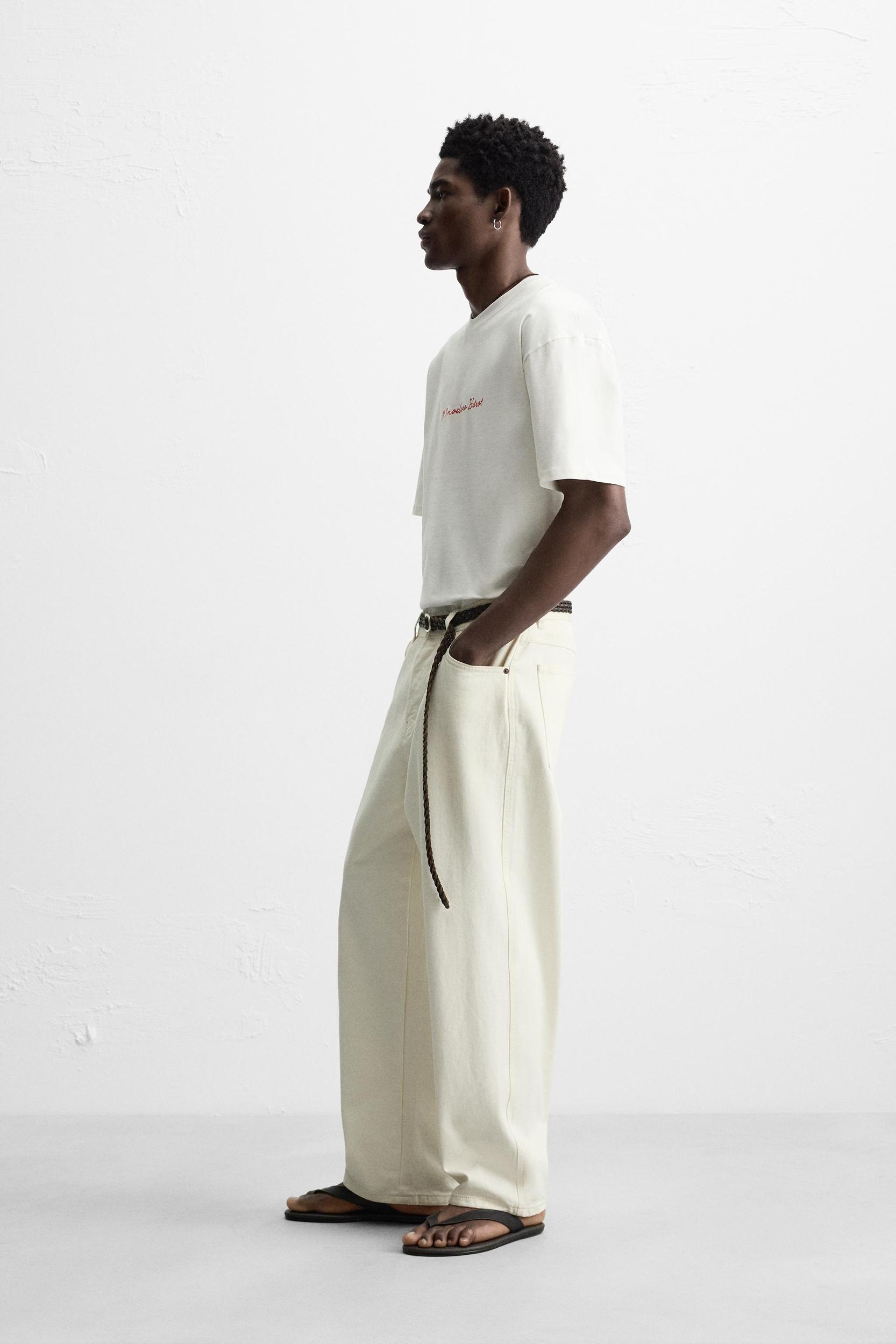 CONTRAST PRINT T-SHIRT Product Image