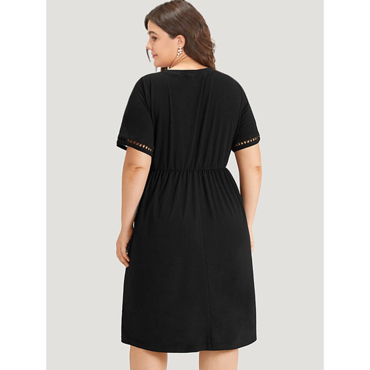 Plus Size Plain Crew Neck Pocket Hollow Out Ruffle Hem Dress Black Women Casual Patchwork Round Neck Short sleeve Curvy Midi Dress BloomChic 22-24/3X Product Image