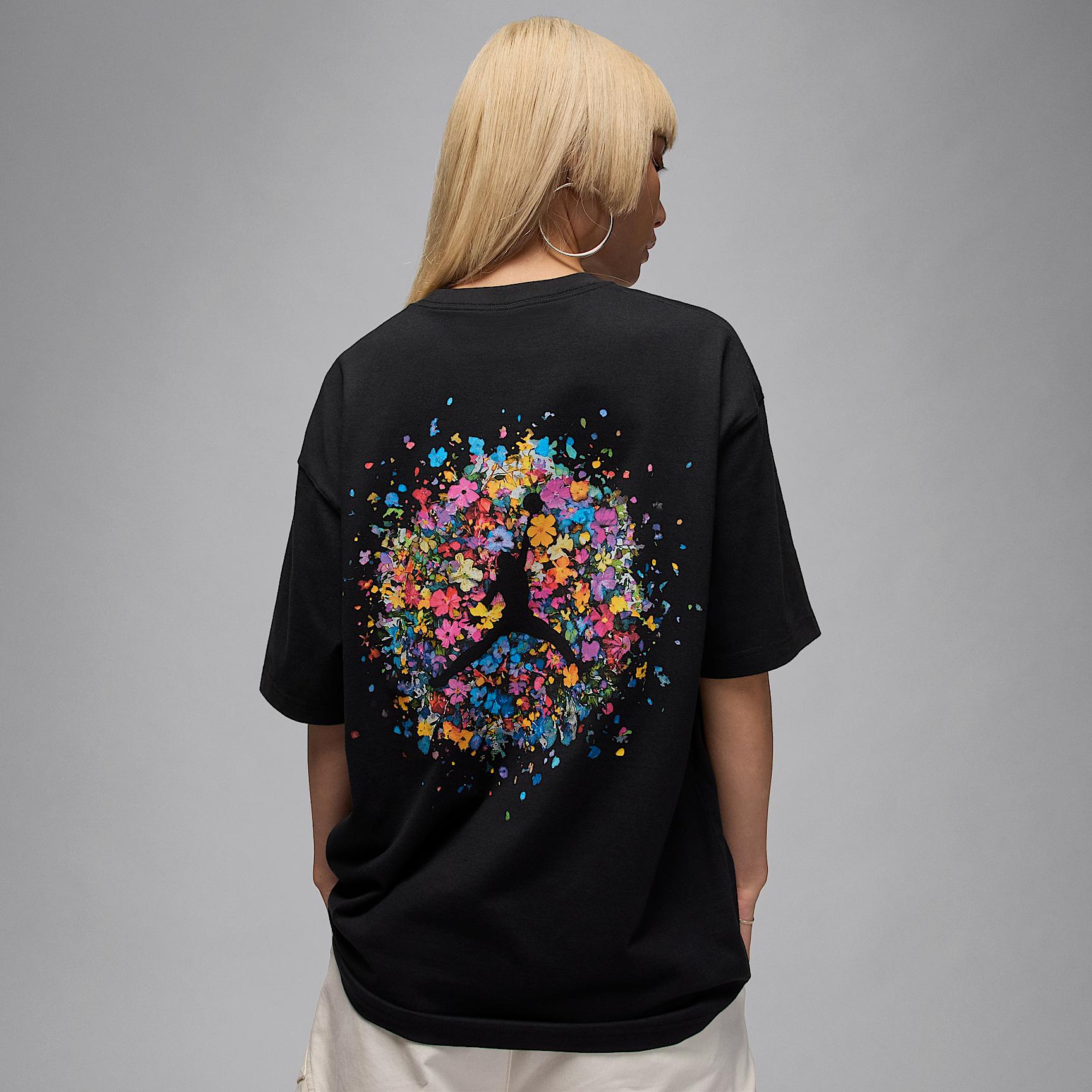 Jordan Flight Women's Oversized Graphic T-Shirt Product Image