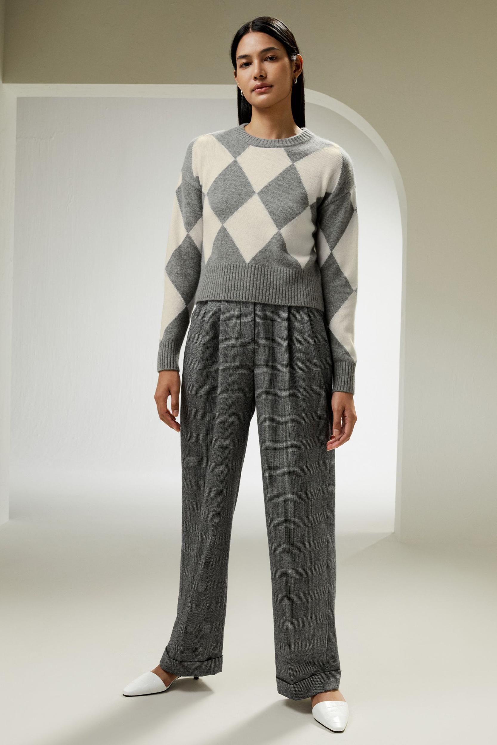 Round Neck Diamond Pattern Cashmere Sweater Product Image