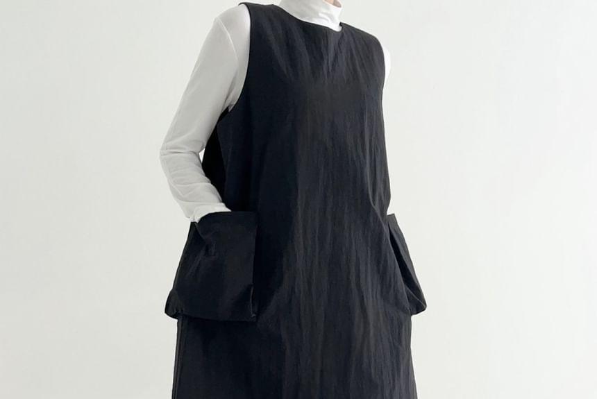 Sleeveless Plain Loose-Fit Midi Dress Product Image