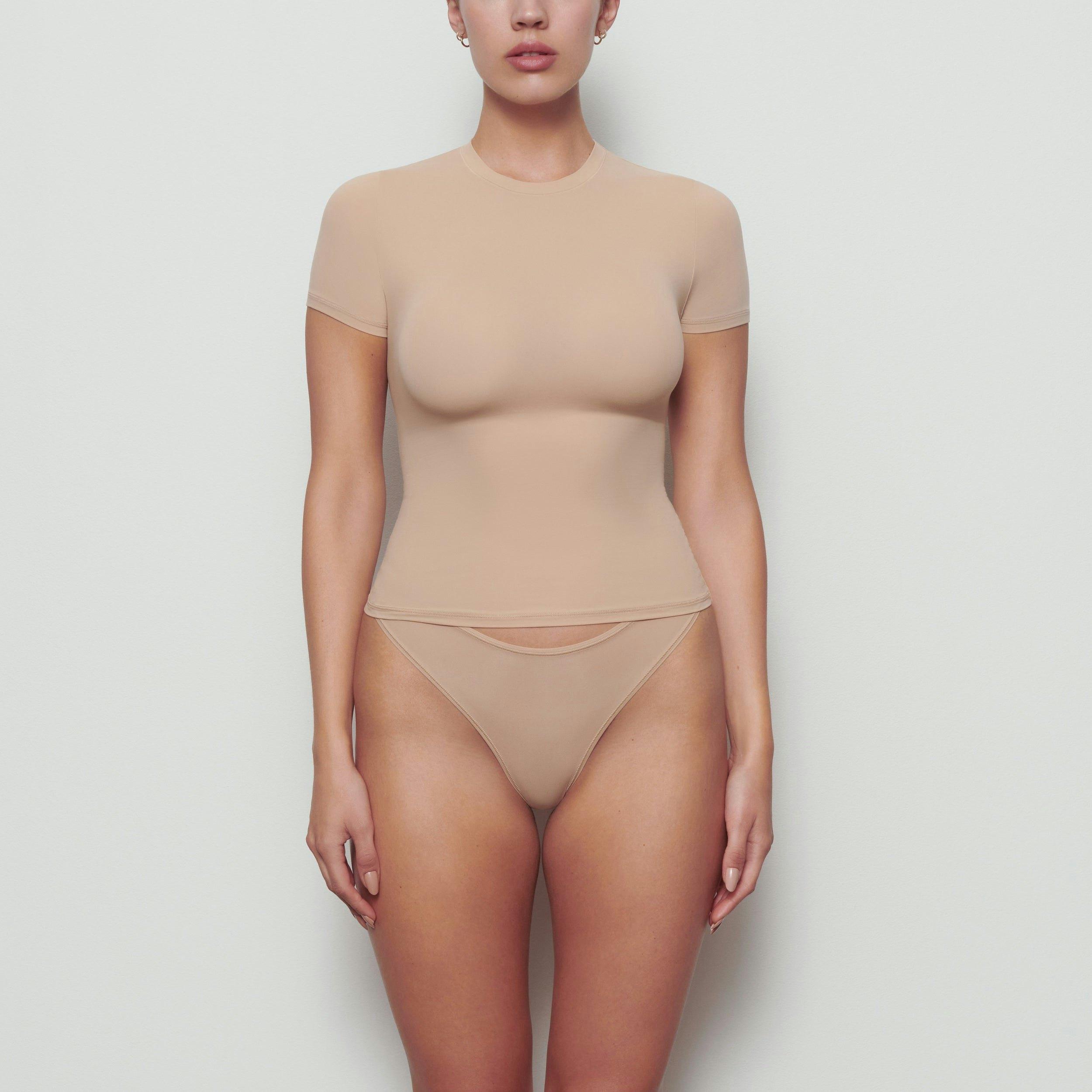 FITS EVERYBODY T-SHIRT | CLAY Product Image