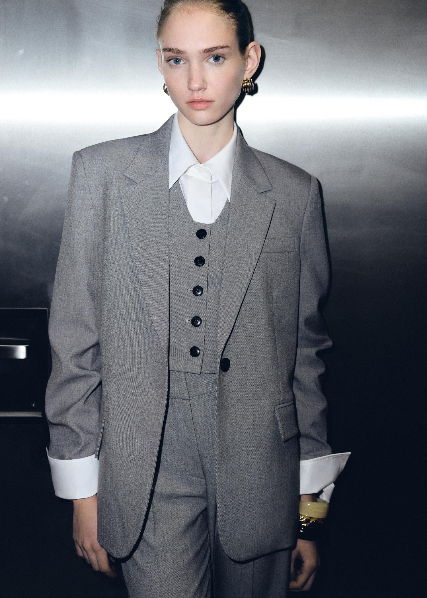 Straight blazer with flap pockets - Women | MANGO USA Product Image