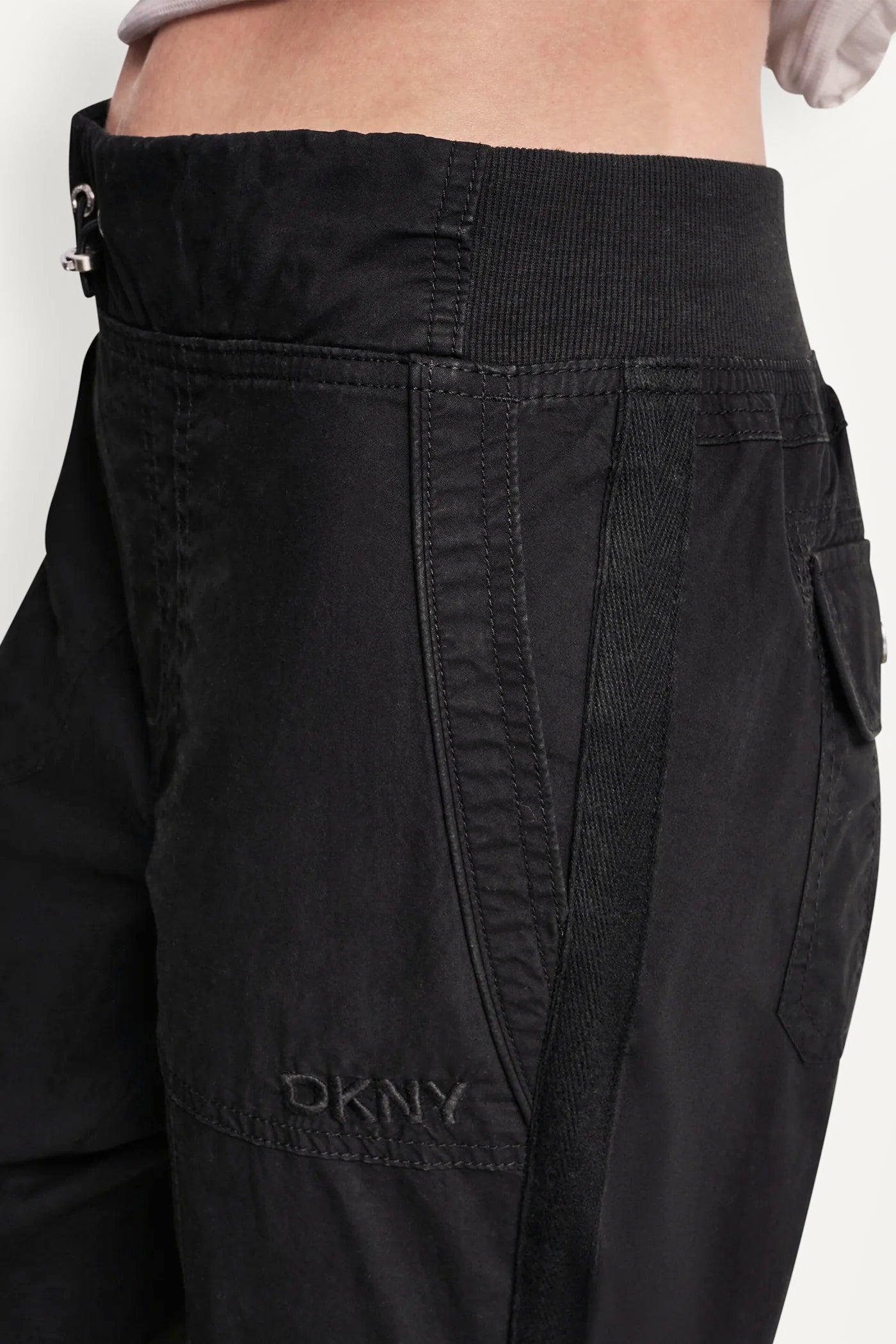 HIGH-RISE SLIM UTILITY JOGGER Product Image