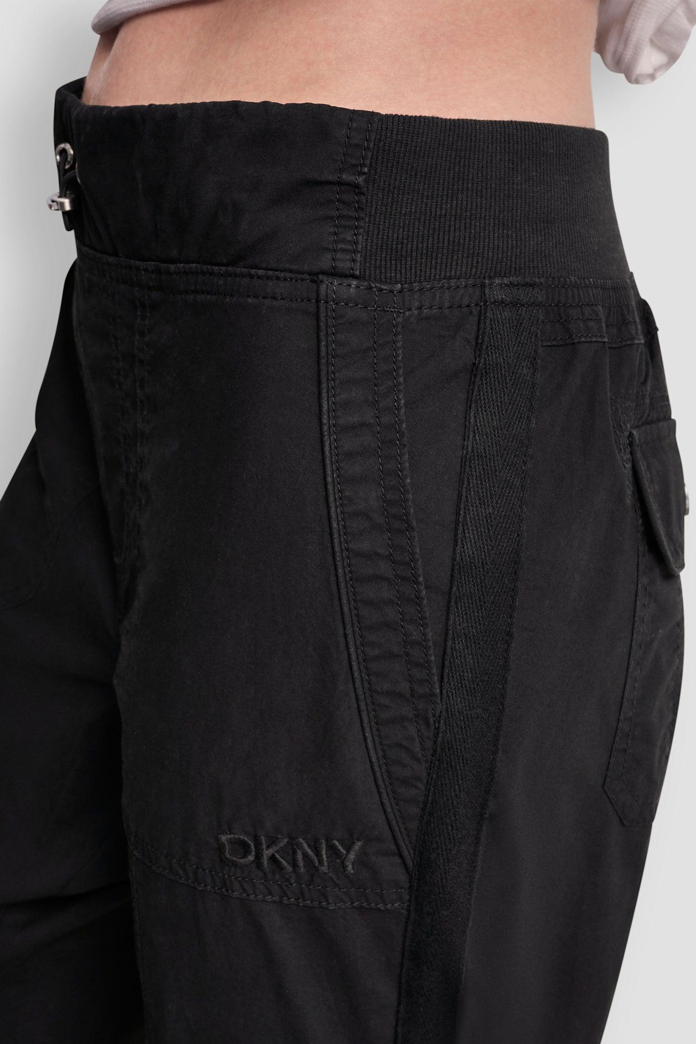HIGH-RISE SLIM UTILITY JOGGER Product Image