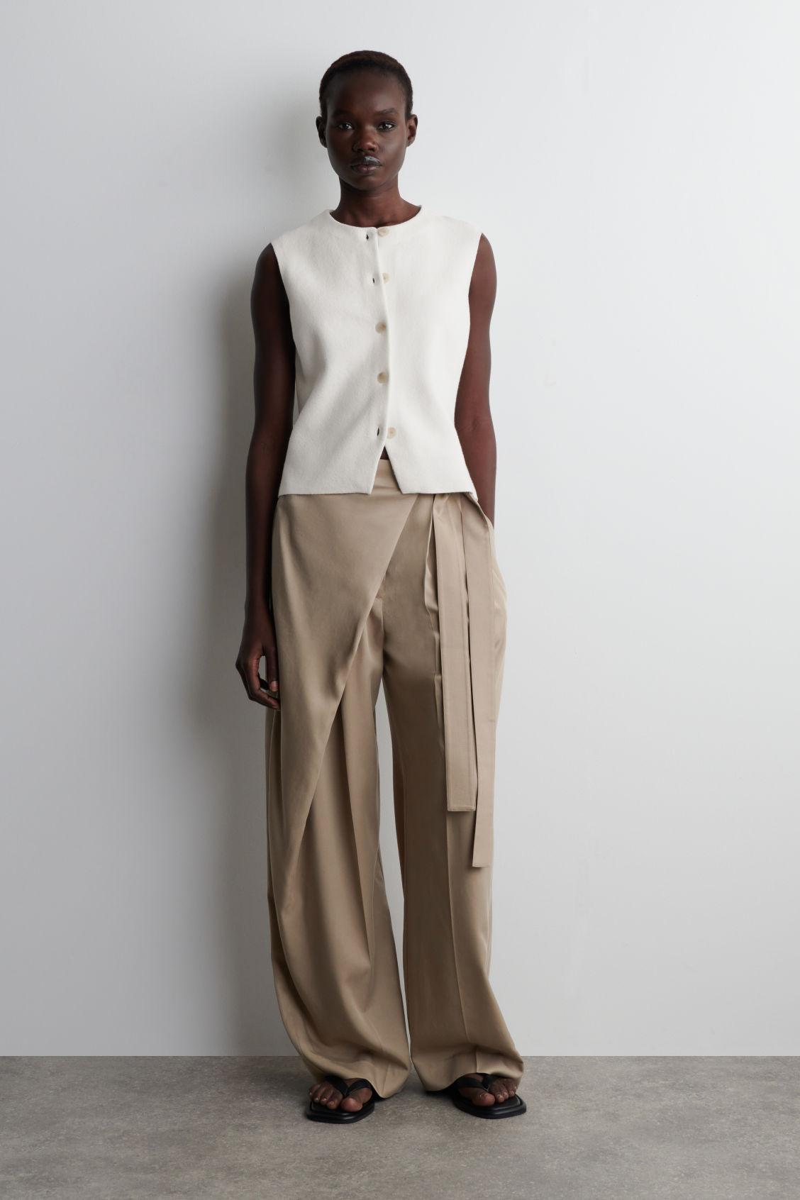 KNITTED COTTON VEST Product Image