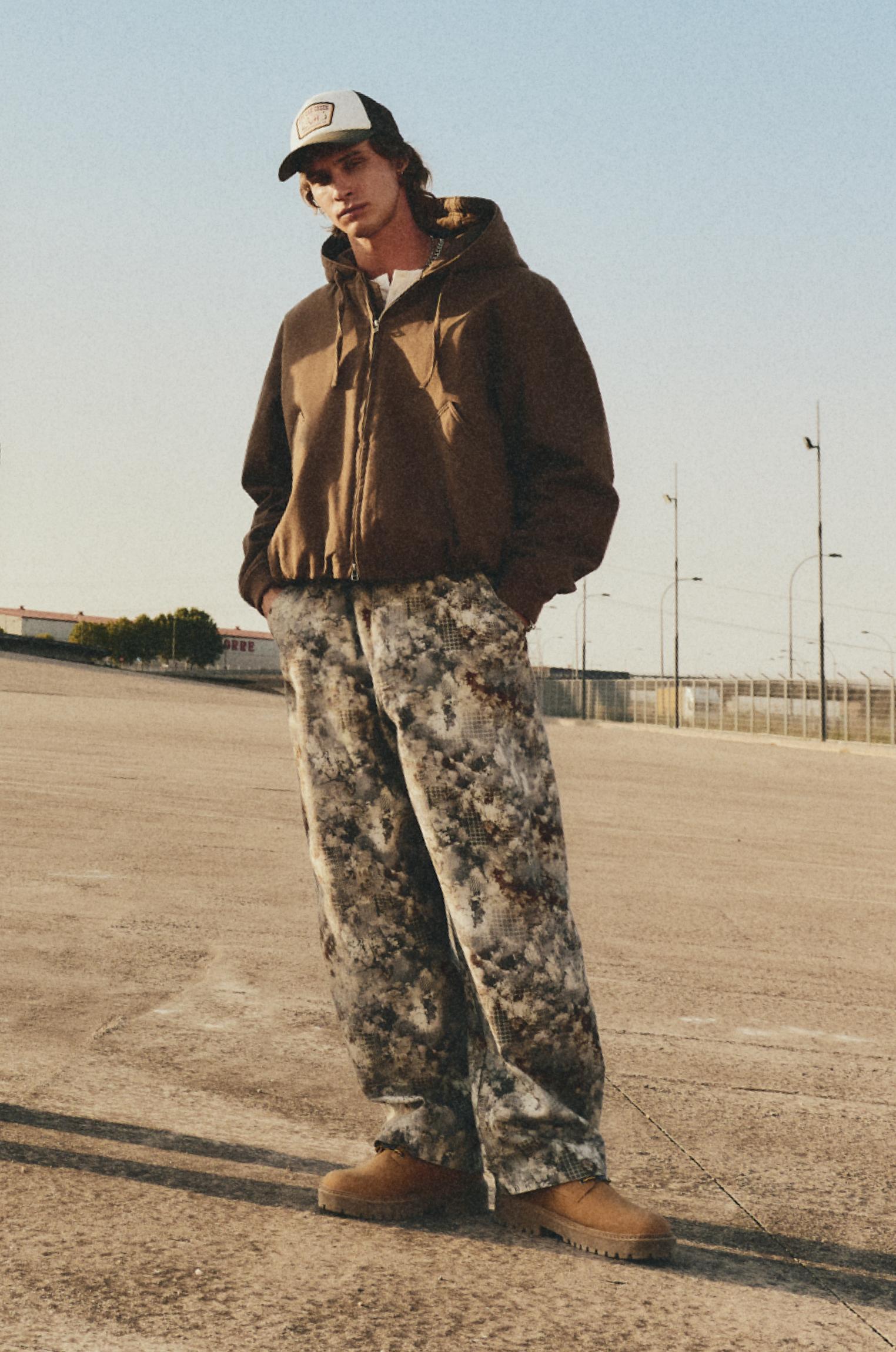 Camouflage print carpenter jeans Product Image