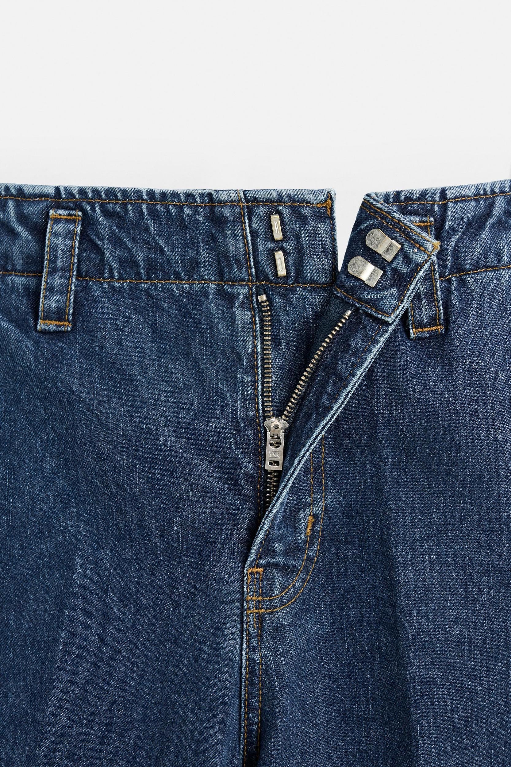 PLEATED STRAIGHT FIT JEANS Product Image