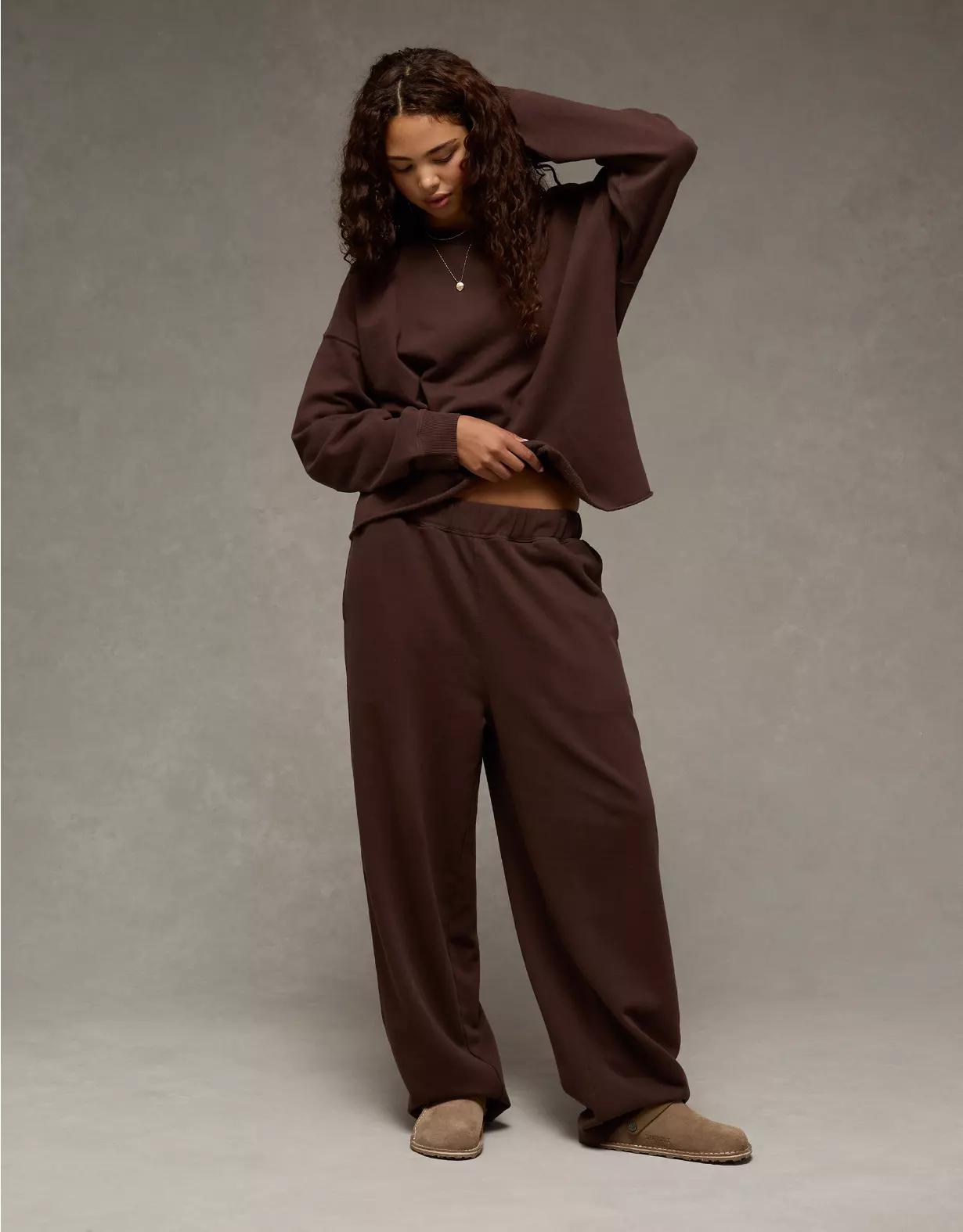 AE Everyday Luxe Barrel Sweatpant Product Image